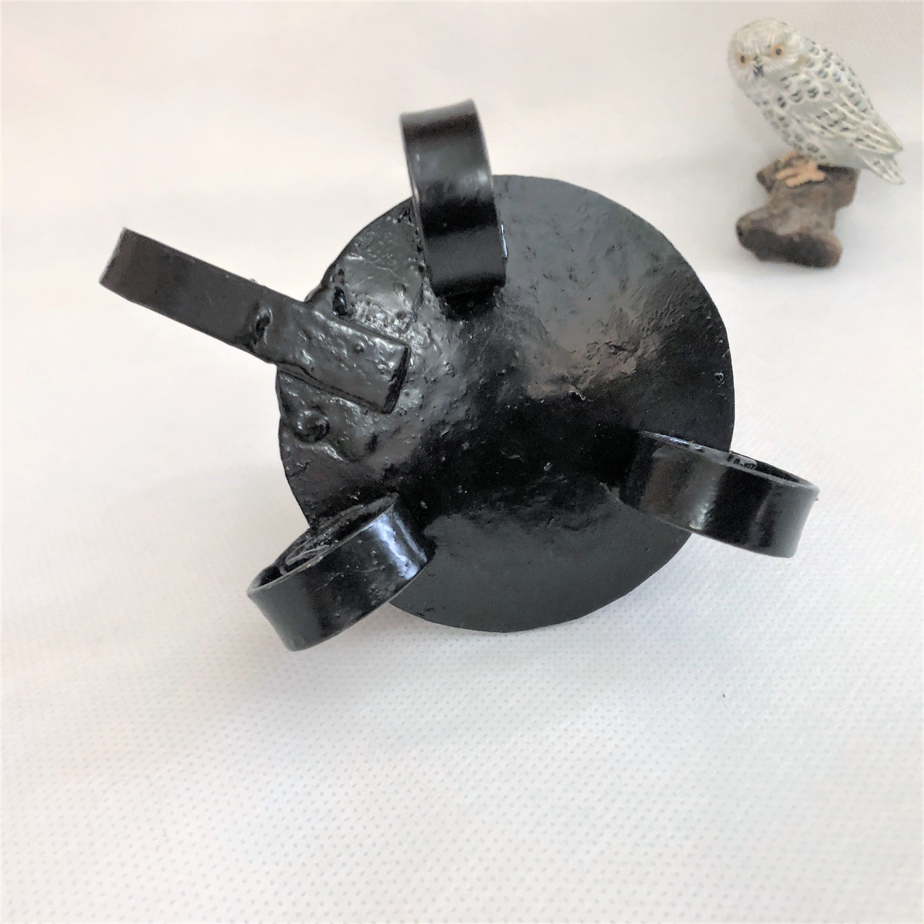 Petit bougeoir à main artisanal fer forgé noir vintage