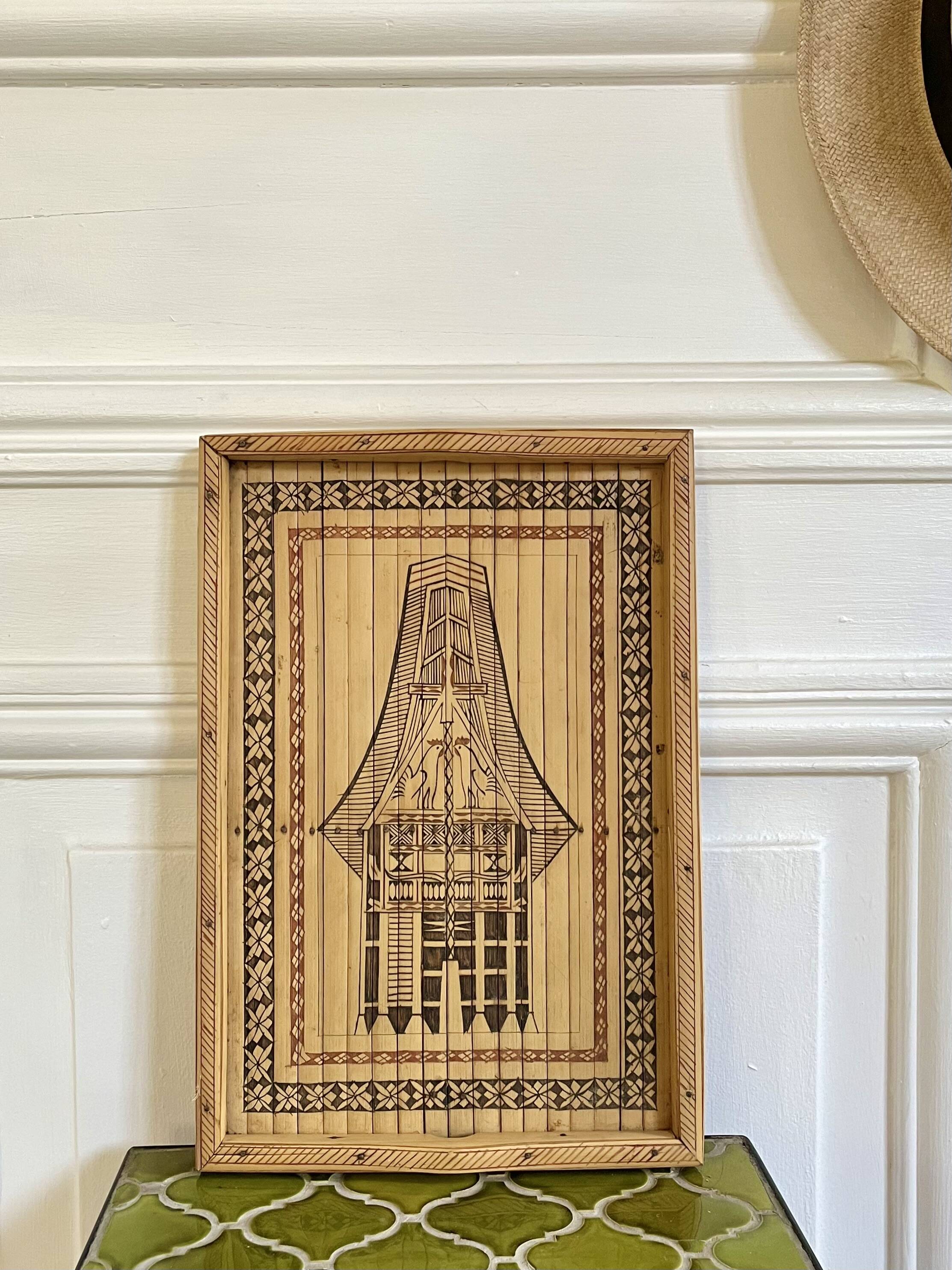 Vintage bamboo plateau