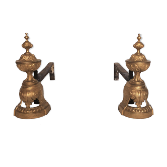Paire de chenêts en bronze doré