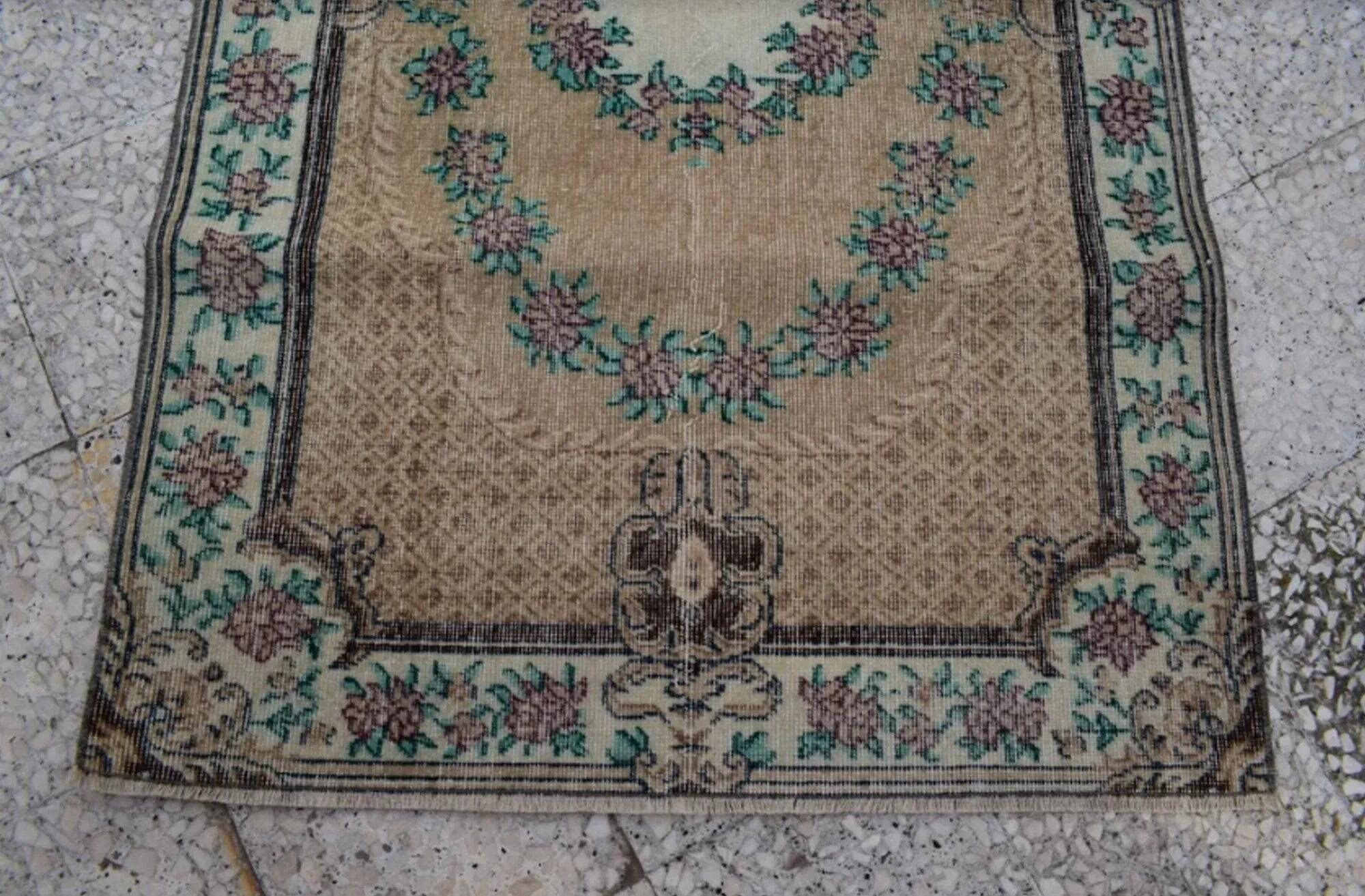 Vintage Turkish handmade rug 109x210 cm
