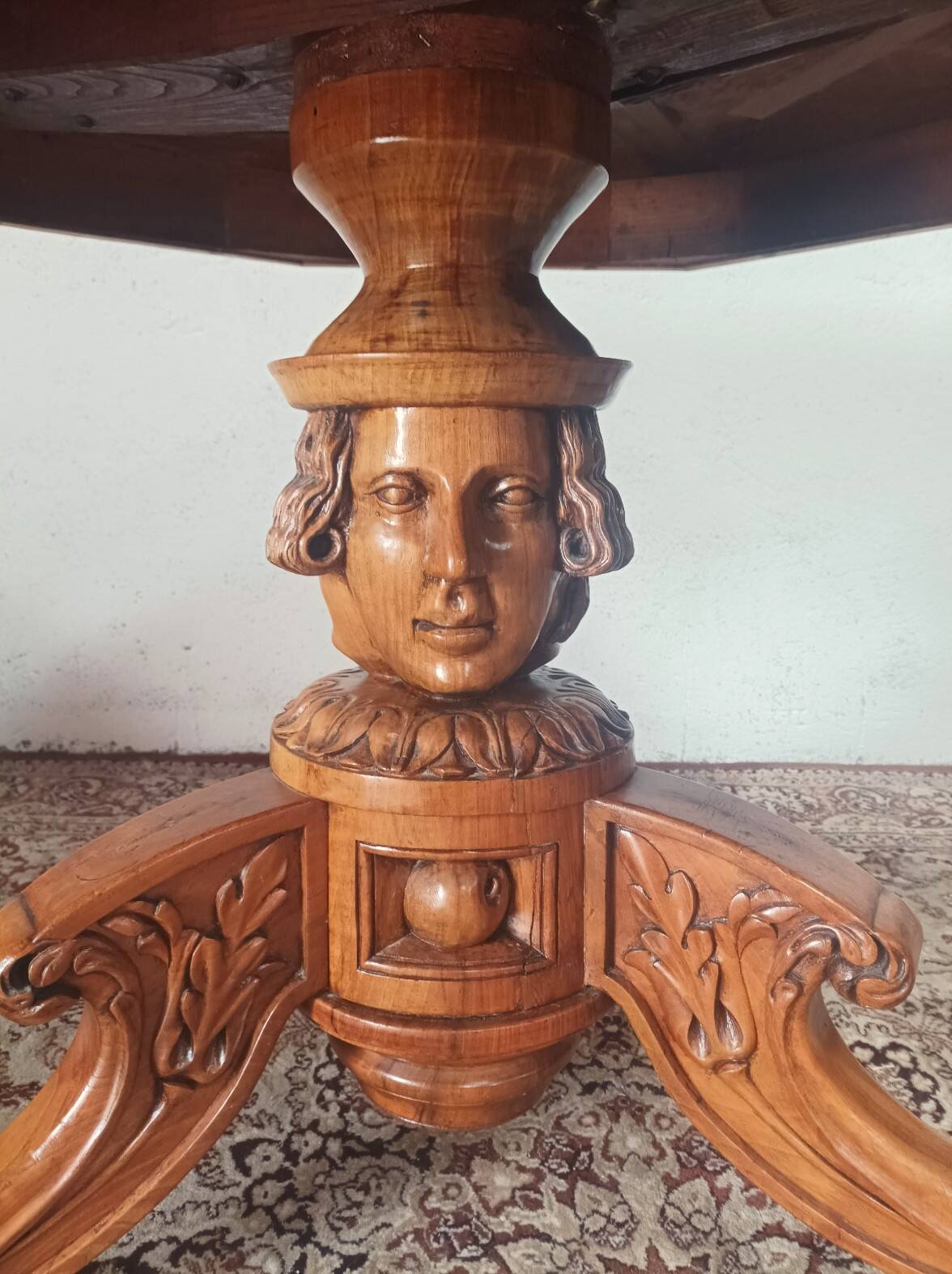Napoleon III octagonal centre table in marquetry walnut.