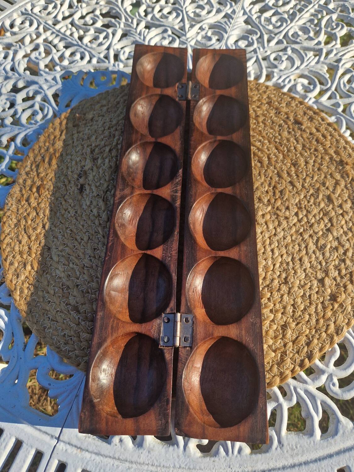 Jeu Awalé africain vintage en bois avec ses 48 graines