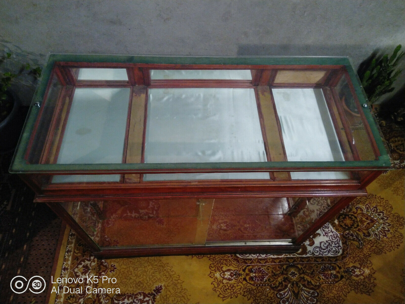 Emile Hoch window counter