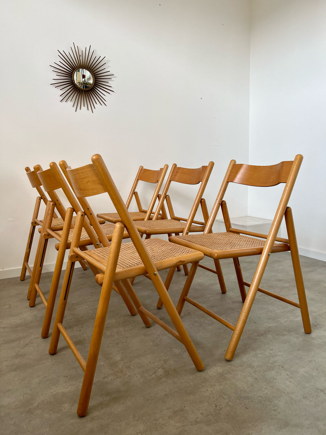 Lot 6 folding wooden chairs and vintage rattan canning year 60