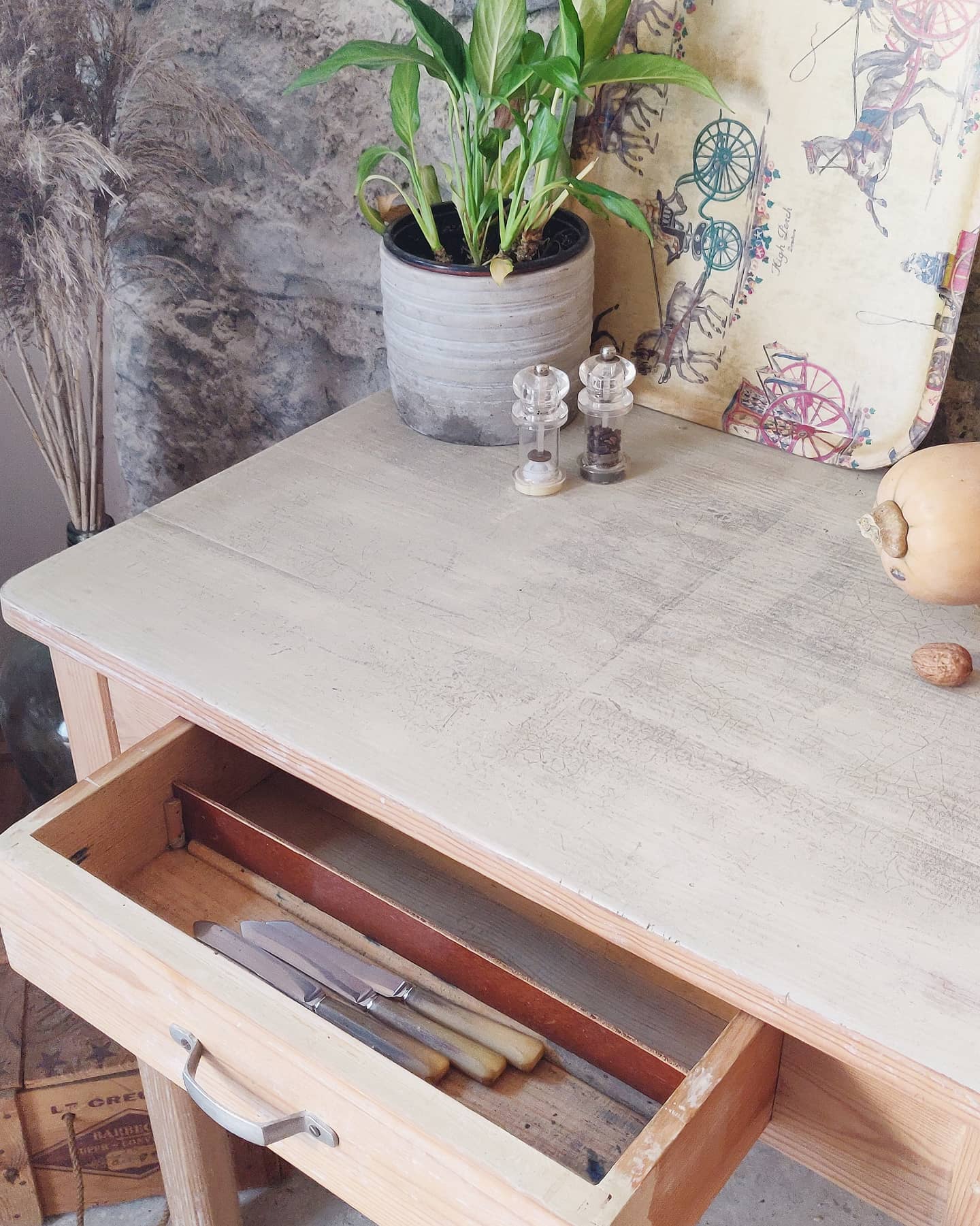 Farm table