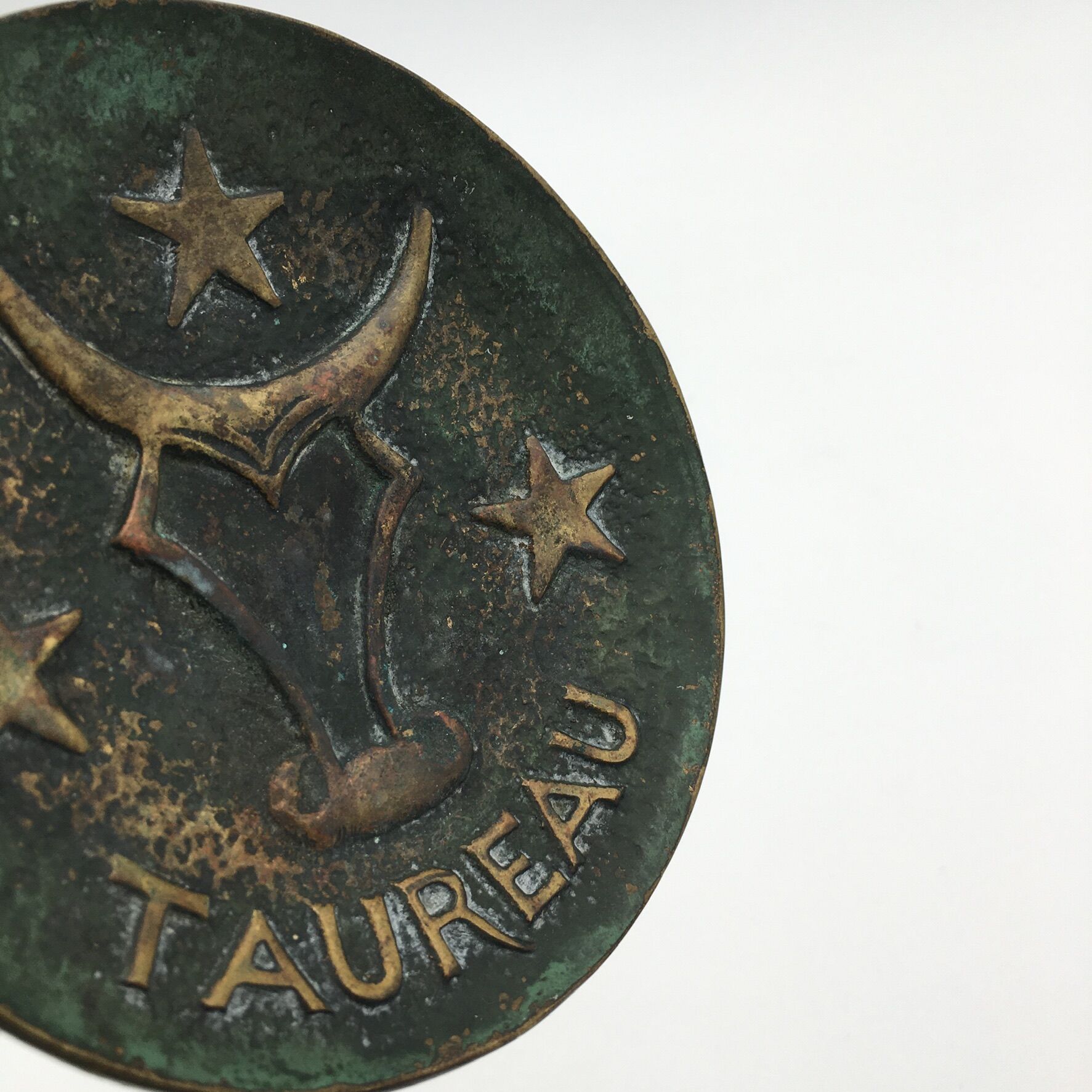 Bronze trinket bowl, Max le Verrier, taurus zodiac sign decoration, signed - Circa 1930-1940
