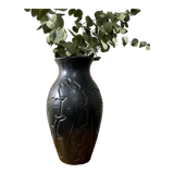 Black accolay vase