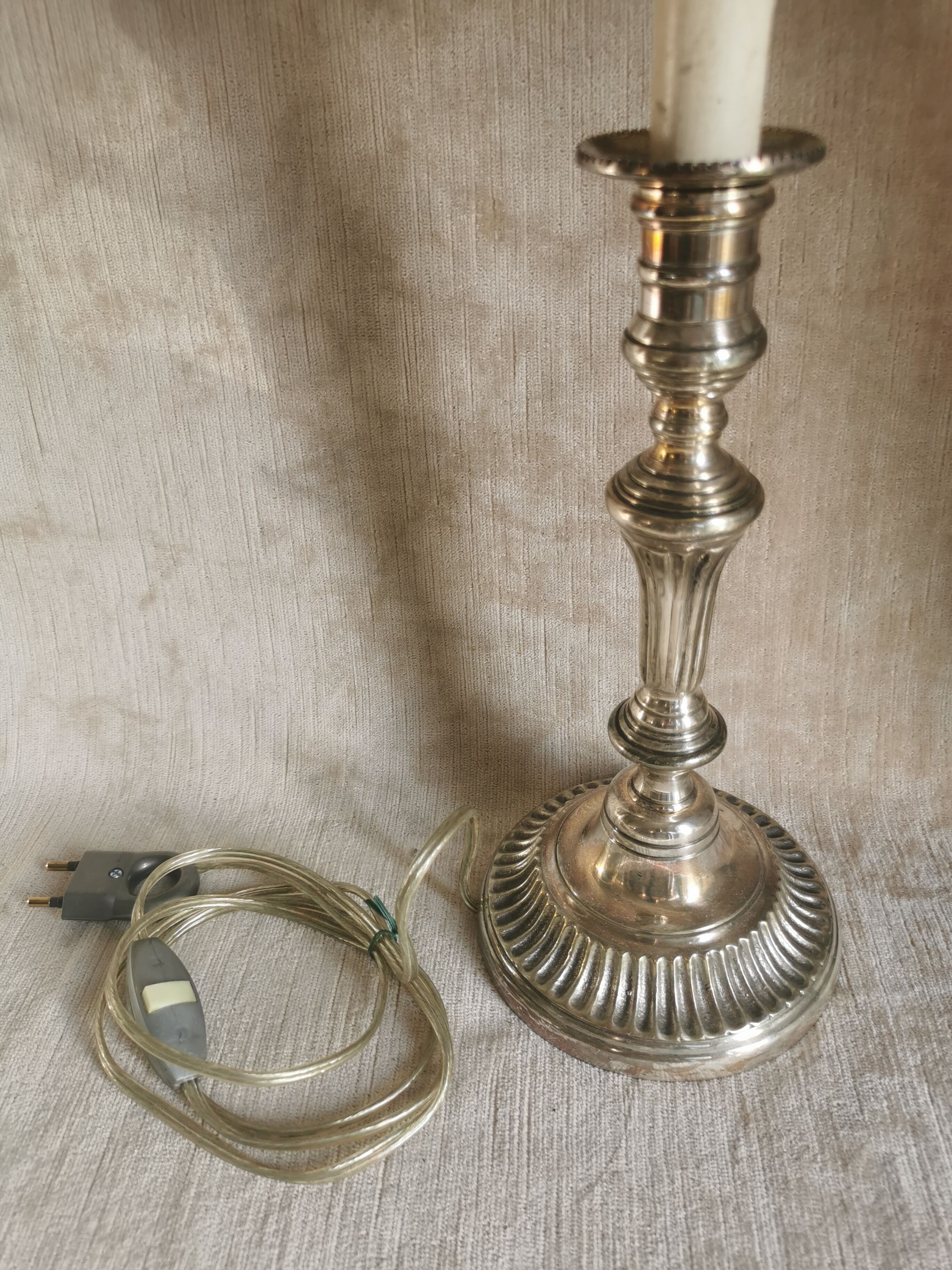 Candle holder in silver bronze, Louis XVI style, mounted in lamp