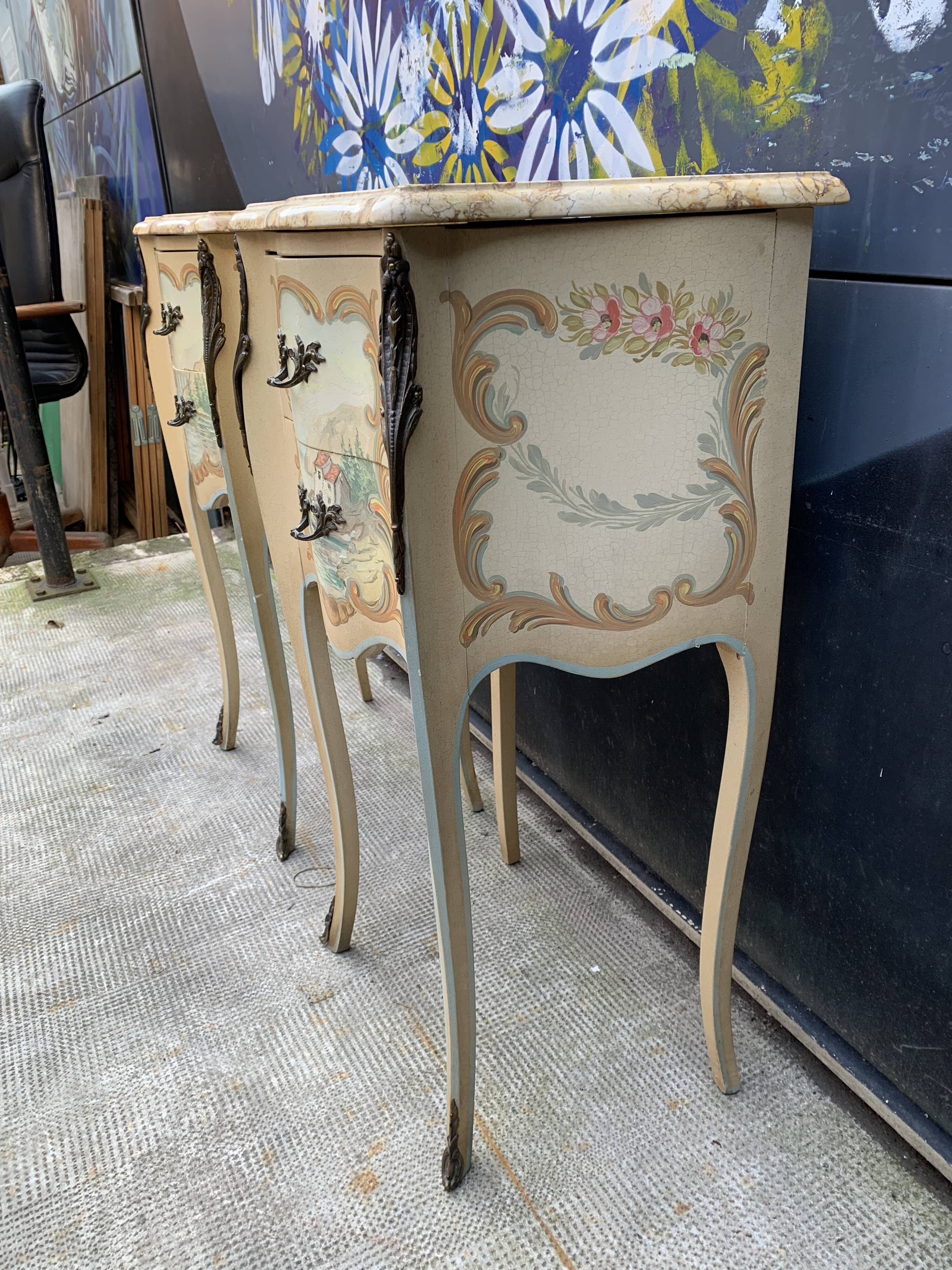 Paire de chevets style Louis XV bois peint