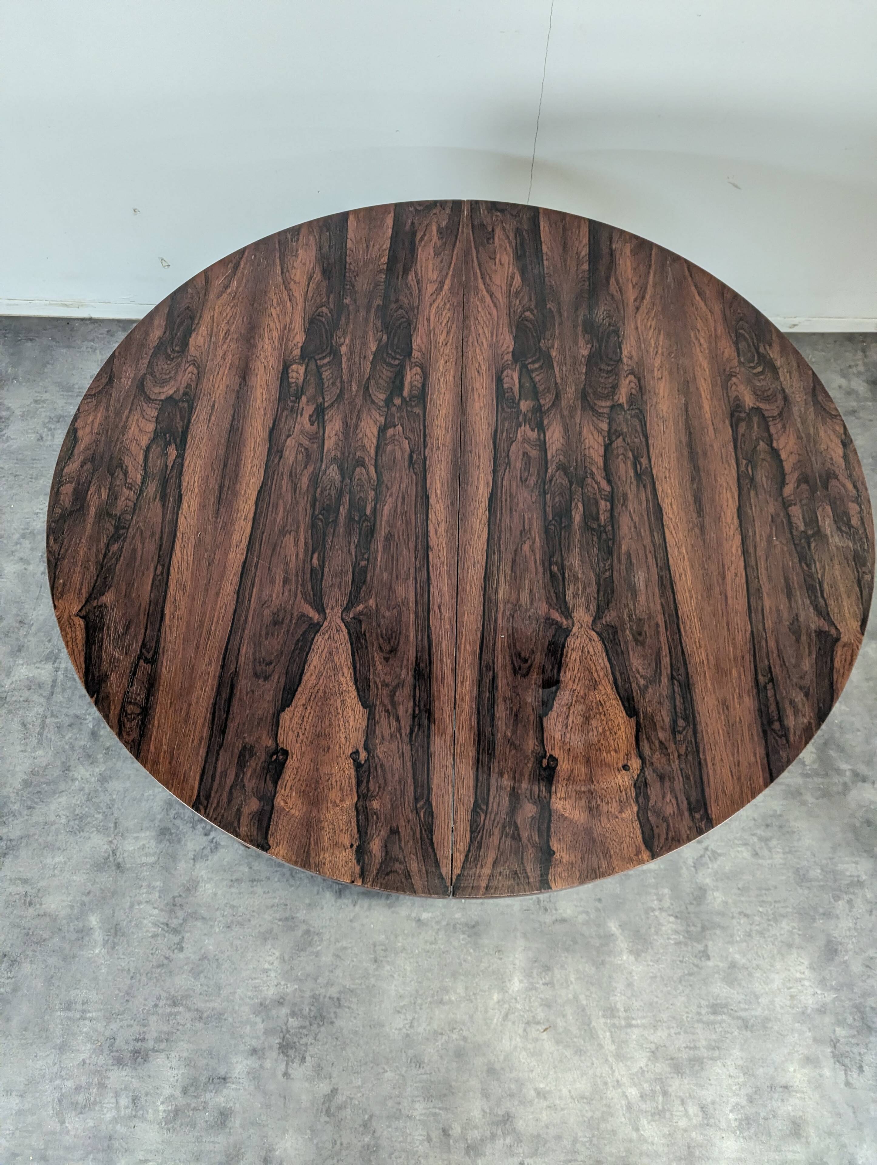 Scandinavian table in rosewood