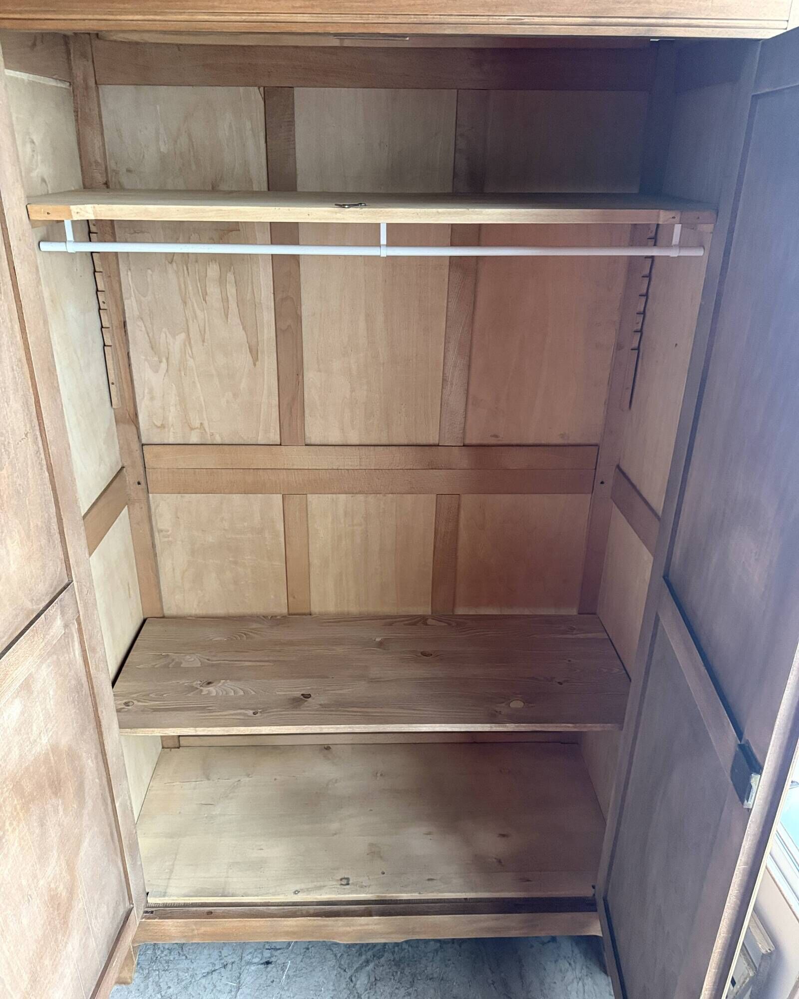 Parisian Art Deco wardrobe with hanging space (renovated)