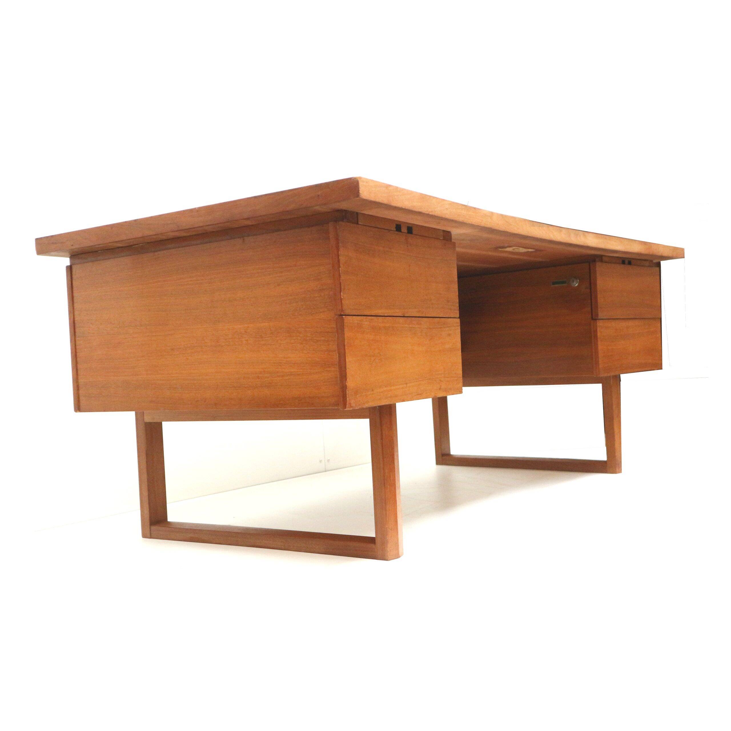 Vintage German design executive desk by Kondor, made in the 1970s