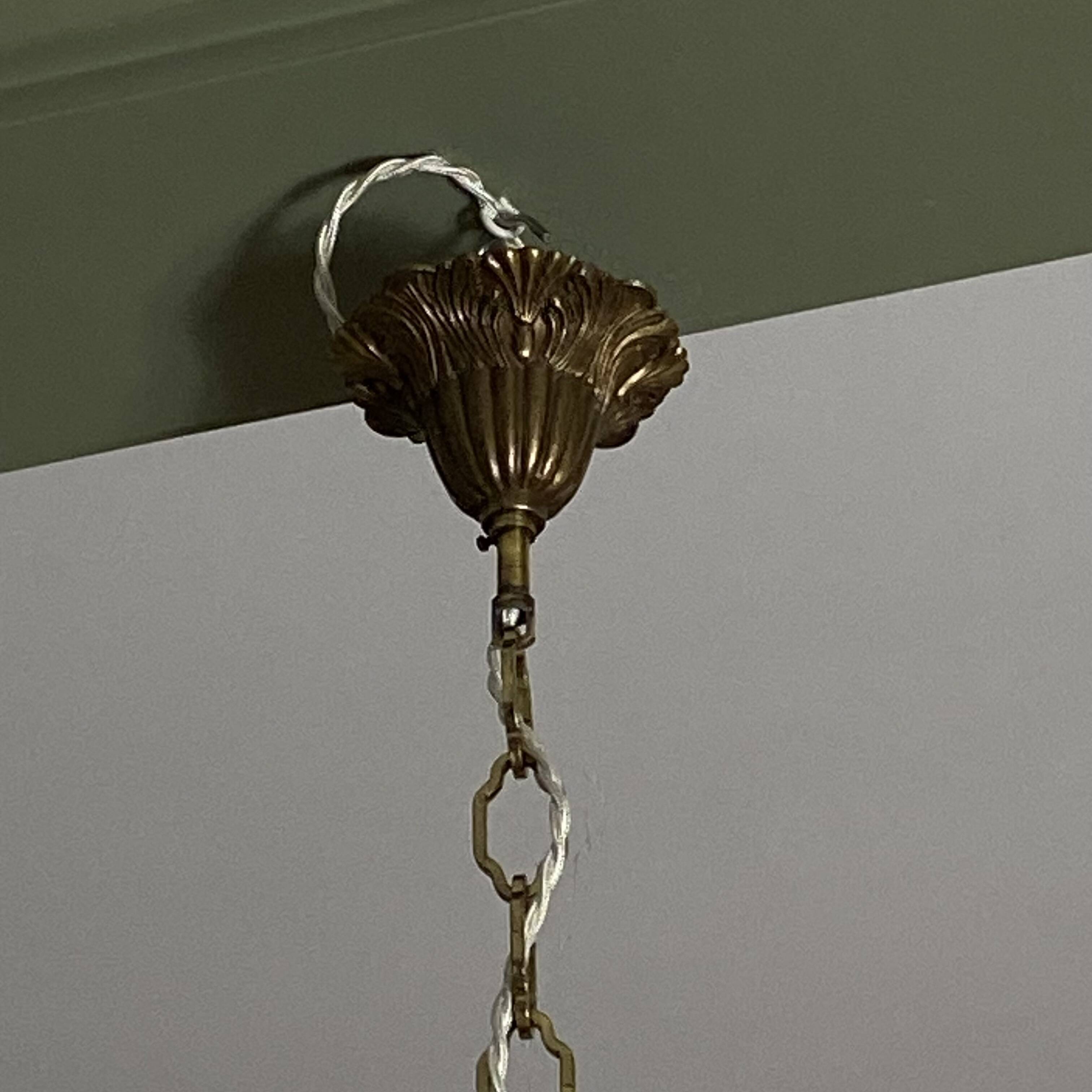 Suspension lustre Art Deco skyscraper in marbled yellow and gold opaline.