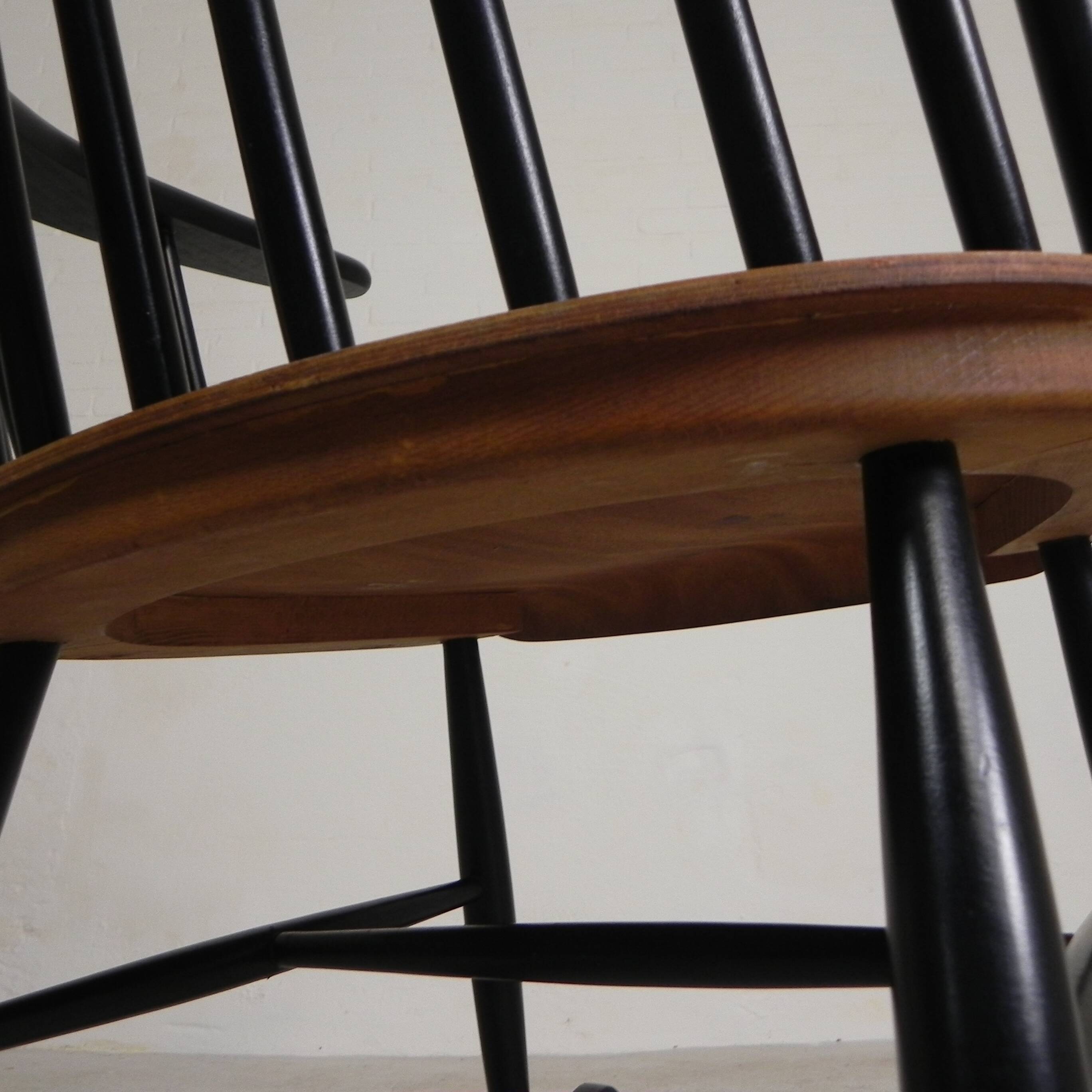 Spindle chair, rocking chair