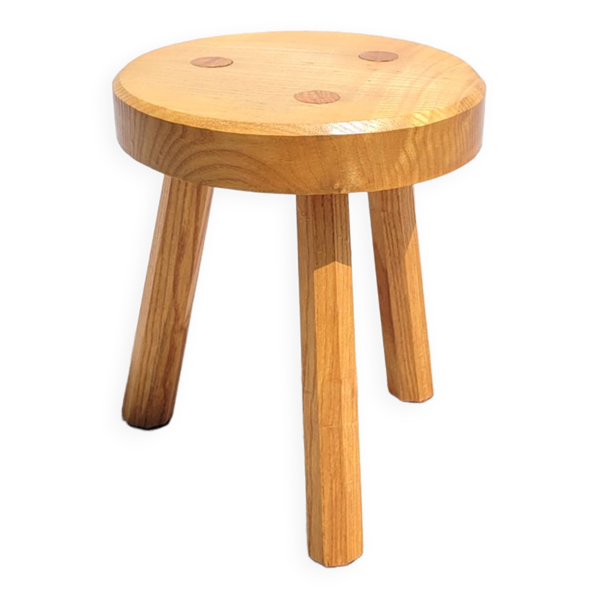 Low tripod ash stool