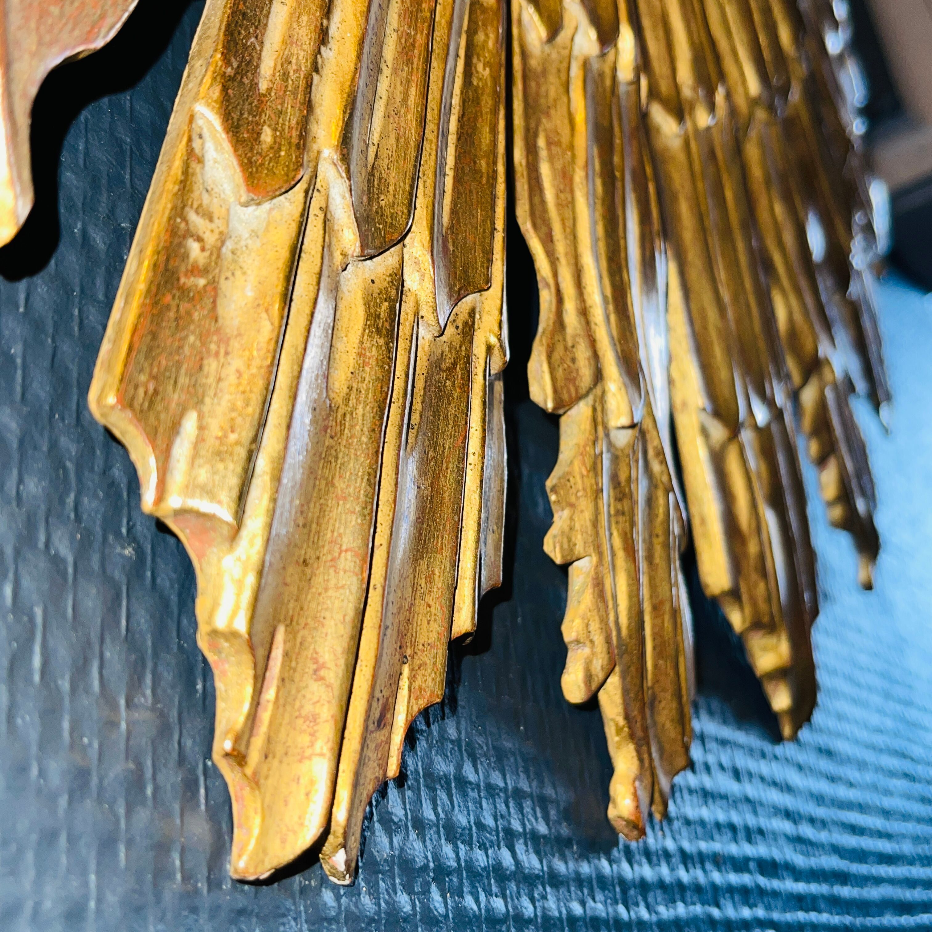 Miroir de sorcière, bois sculpté doré, ca 1950