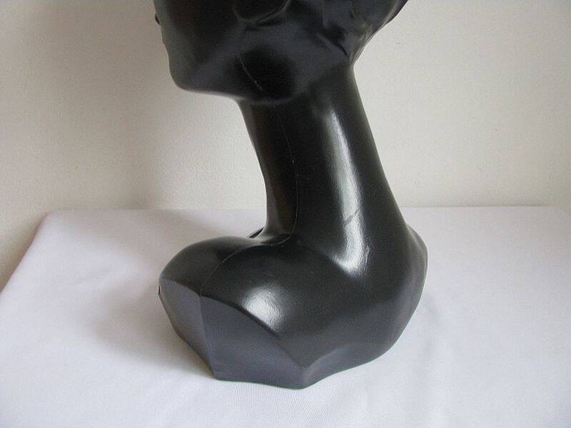 Twiggy hat head 1970