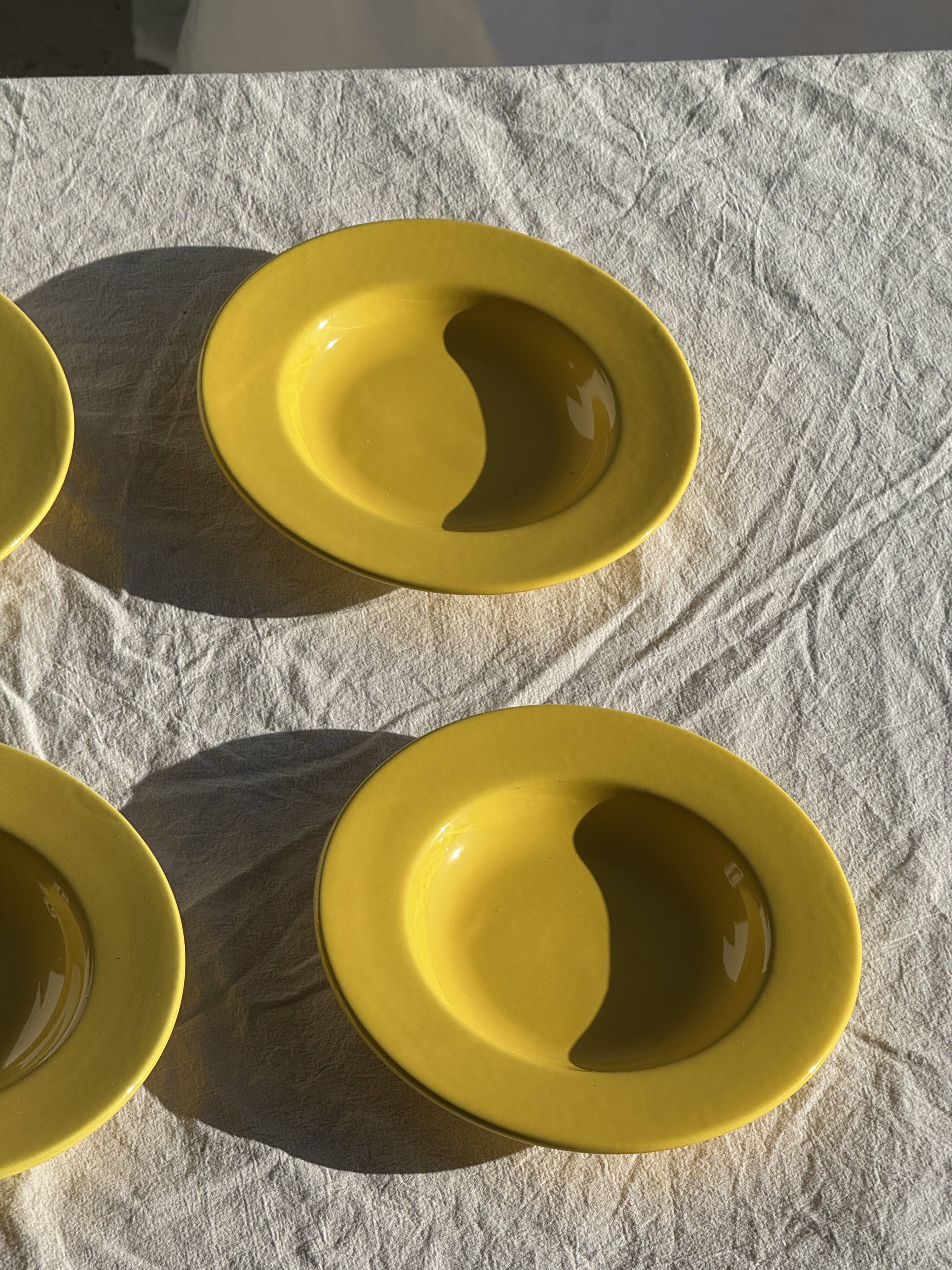 Set of 6 vintage yellow deep plates D22.5 H3.5