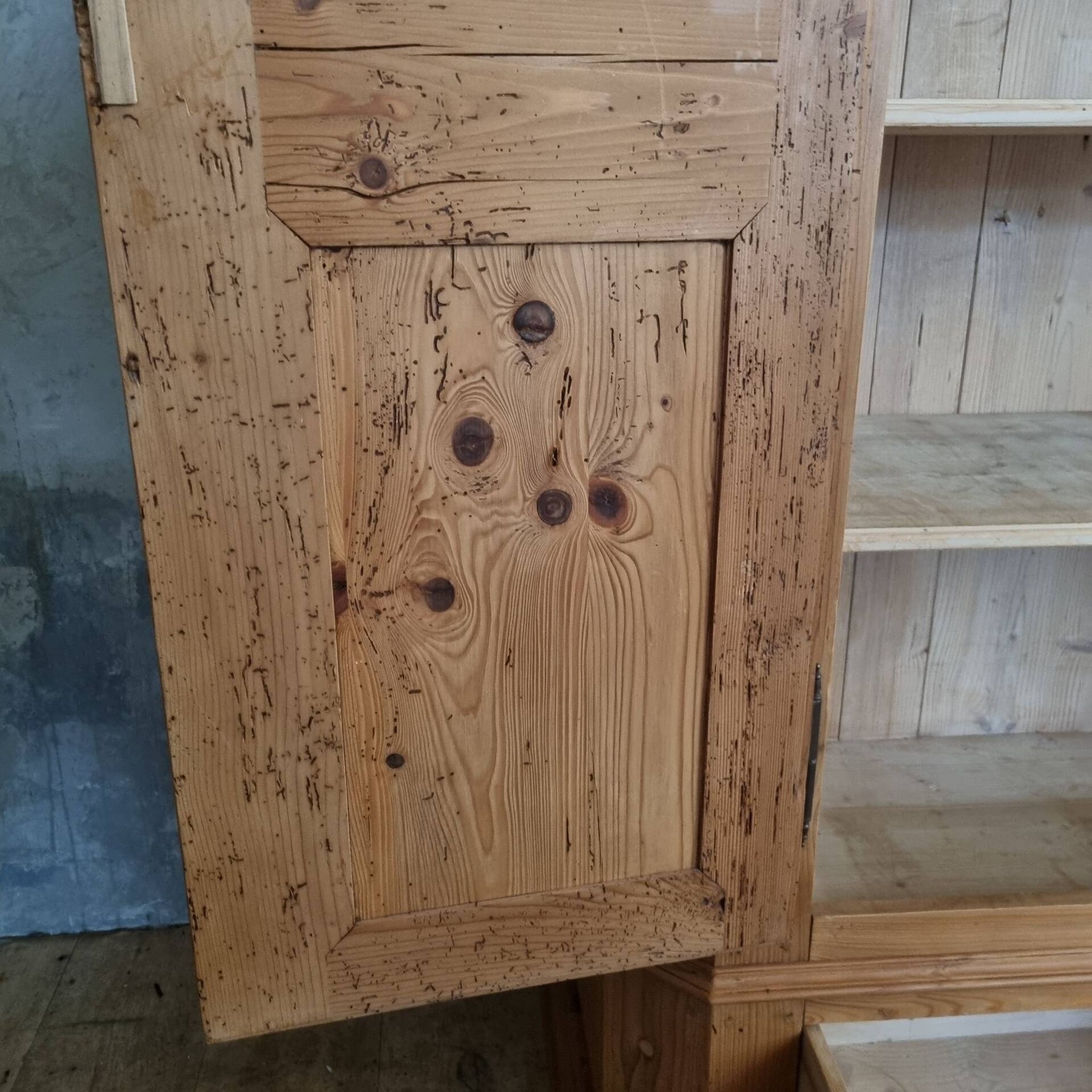 Armoire en pin 