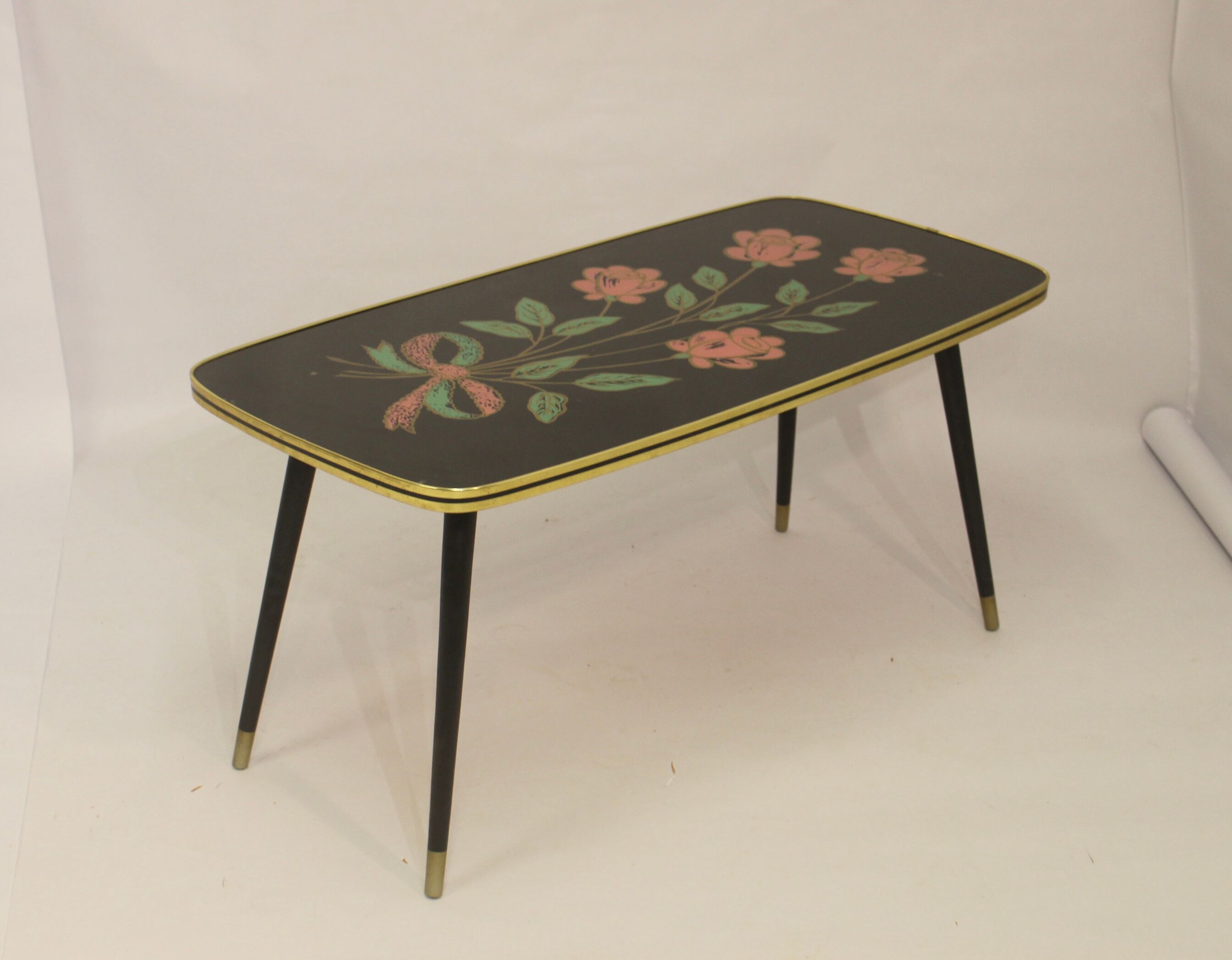 Vintage coffee table year 60 flower patterns