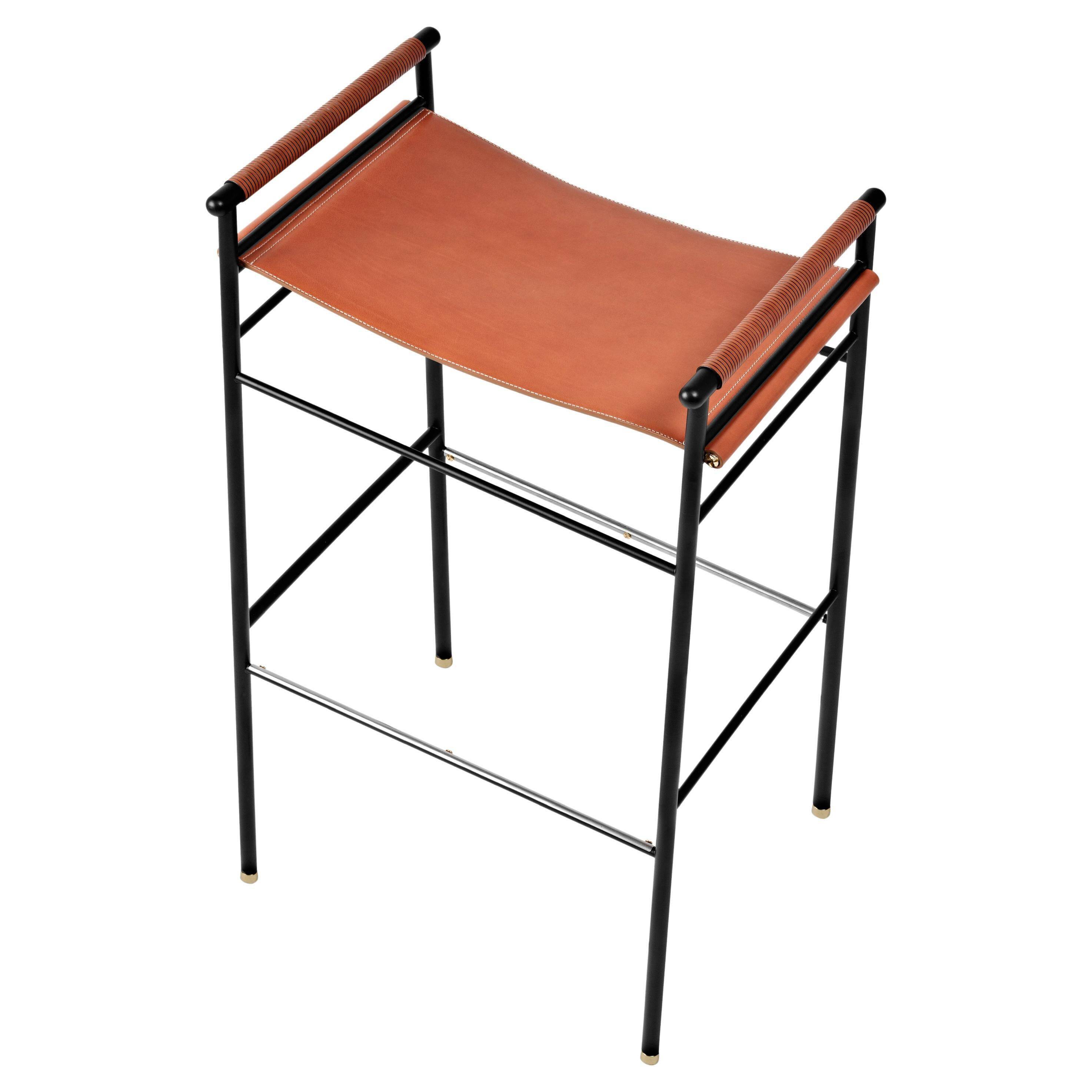 Set de 3 Taburetes de Bar Contemporéanos Piel Tabaco Natural y Metal Caucho Negro