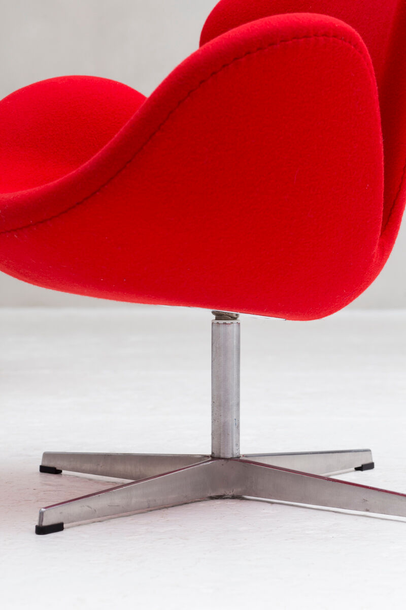 Swan armchair by Arne Jacobsen for Fritz Hansen, Denmark 2002