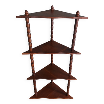 Corner shelf, corner with spool uprights