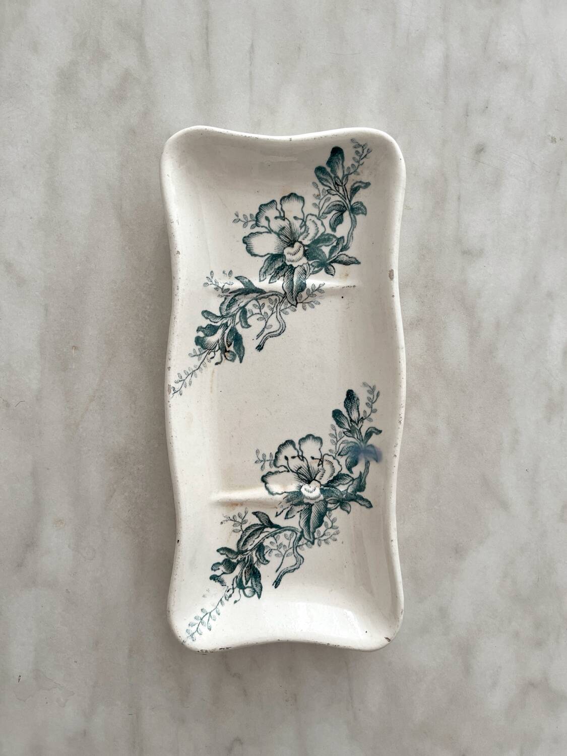 Empty pocket soap dish "Floréal" iron earthenware from Lyon