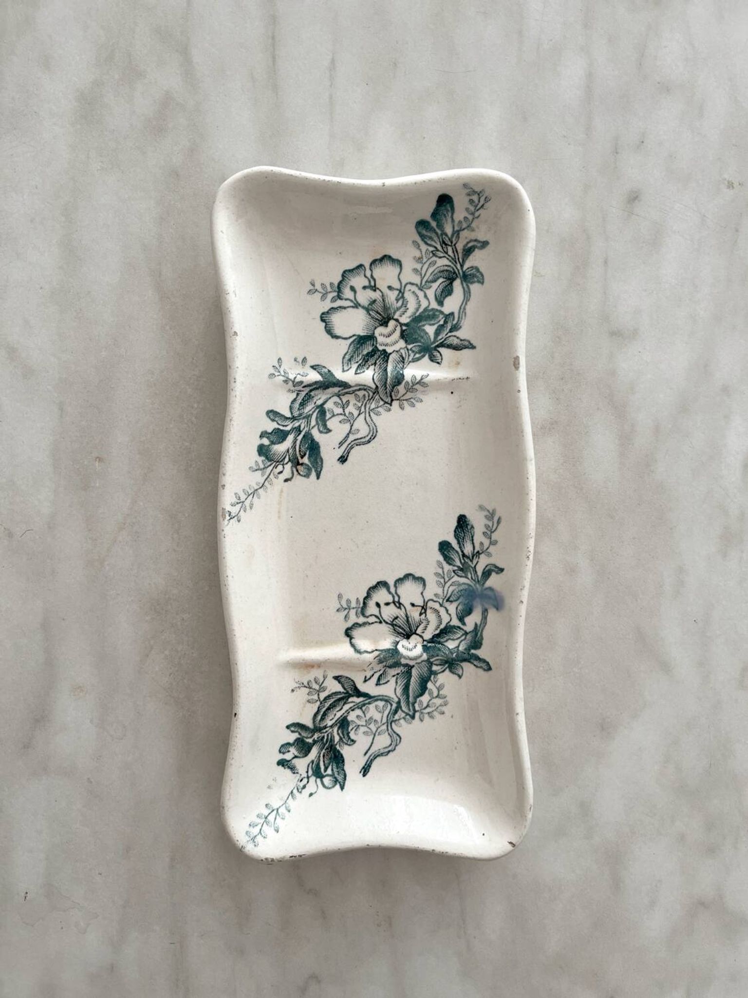 Empty pocket soap dish "Floréal" iron earthenware from Lyon