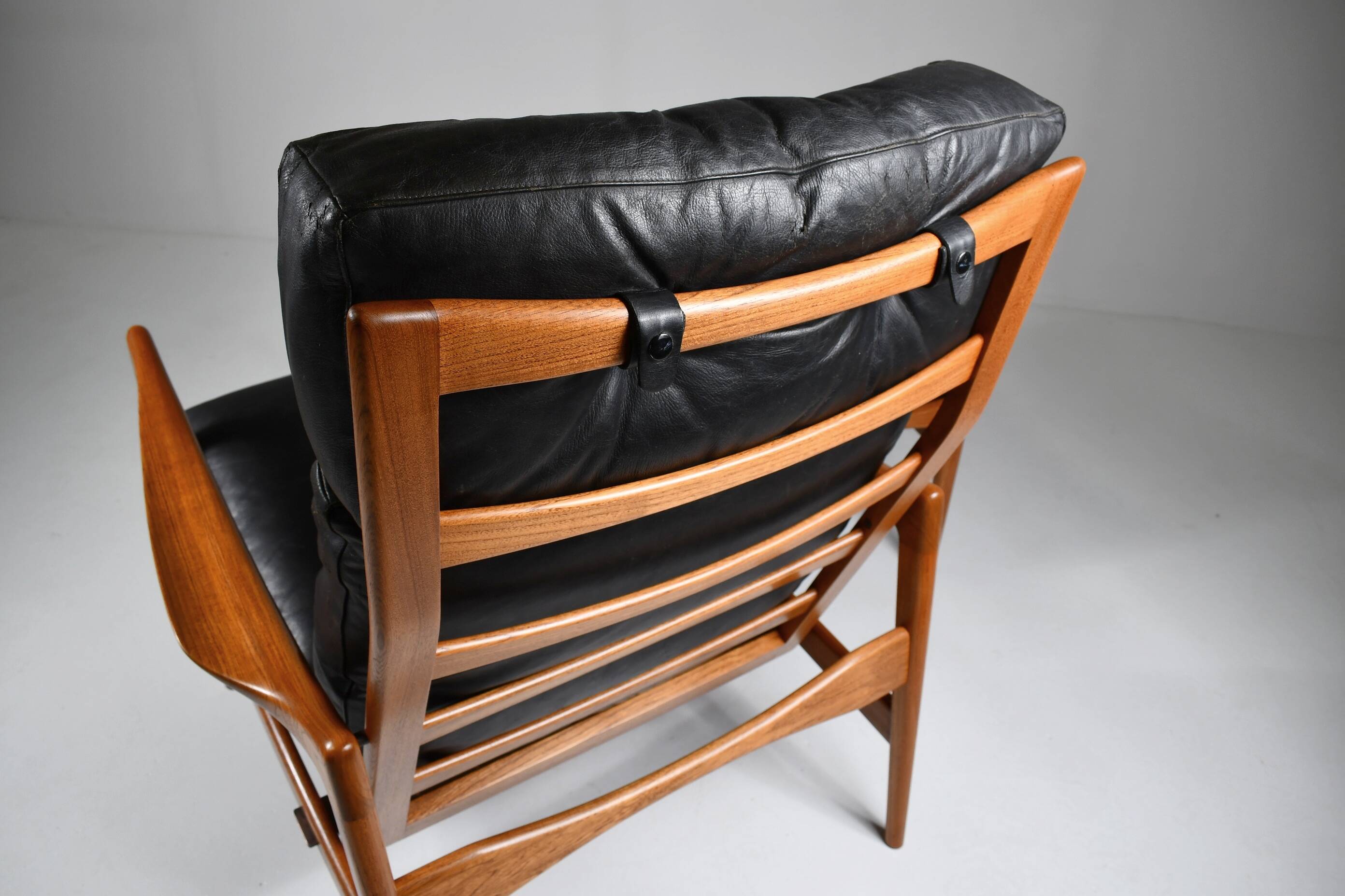 Fauteuil et repose-pieds par Ib Kofod-Larsen pour OPE, Suède