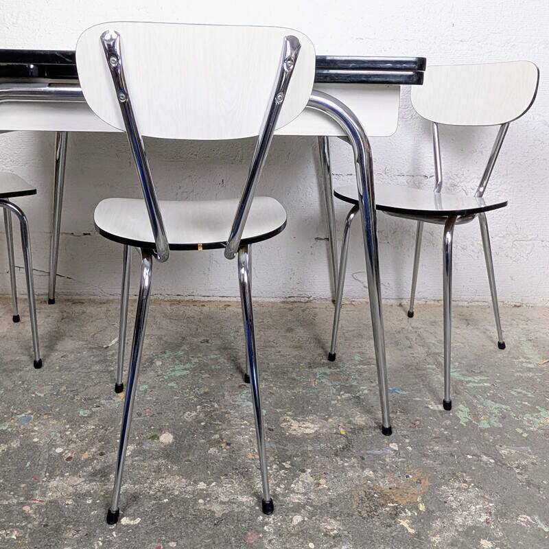 Ensemble de 4 chaises en formica