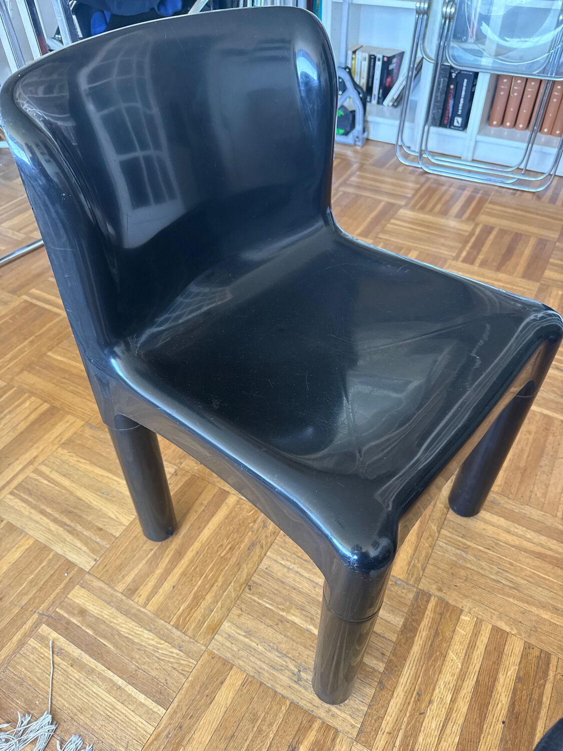 Kartell chair 4875 designed by Carlo Bartoli