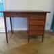 Beautiful vintage desk from the 70s - oak color - 5 drawers and 1 key - Scandinavian style