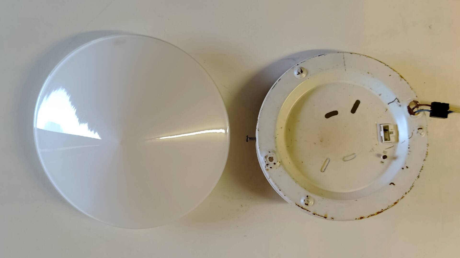 Ceiling light or conical opaline globe wall light - 80s/90s