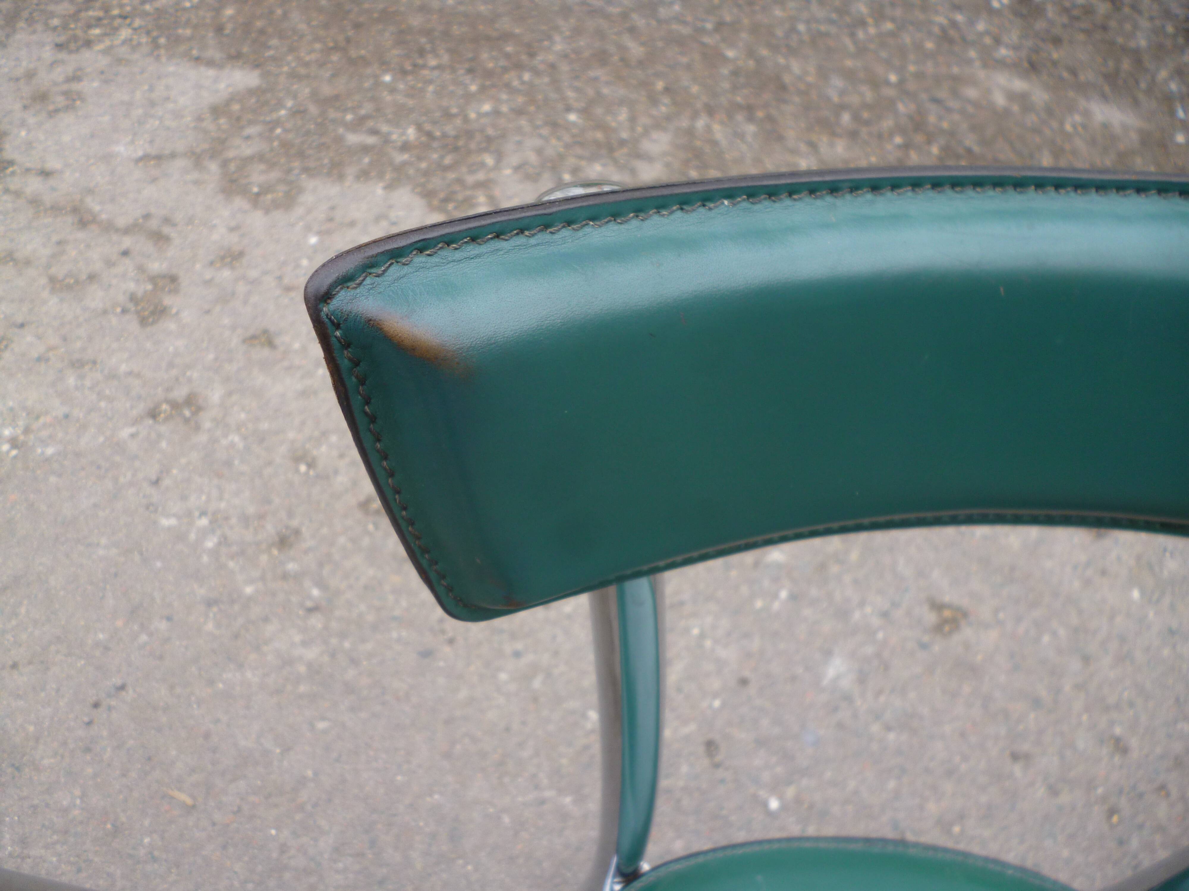 3 chaises chromé et cuir vert