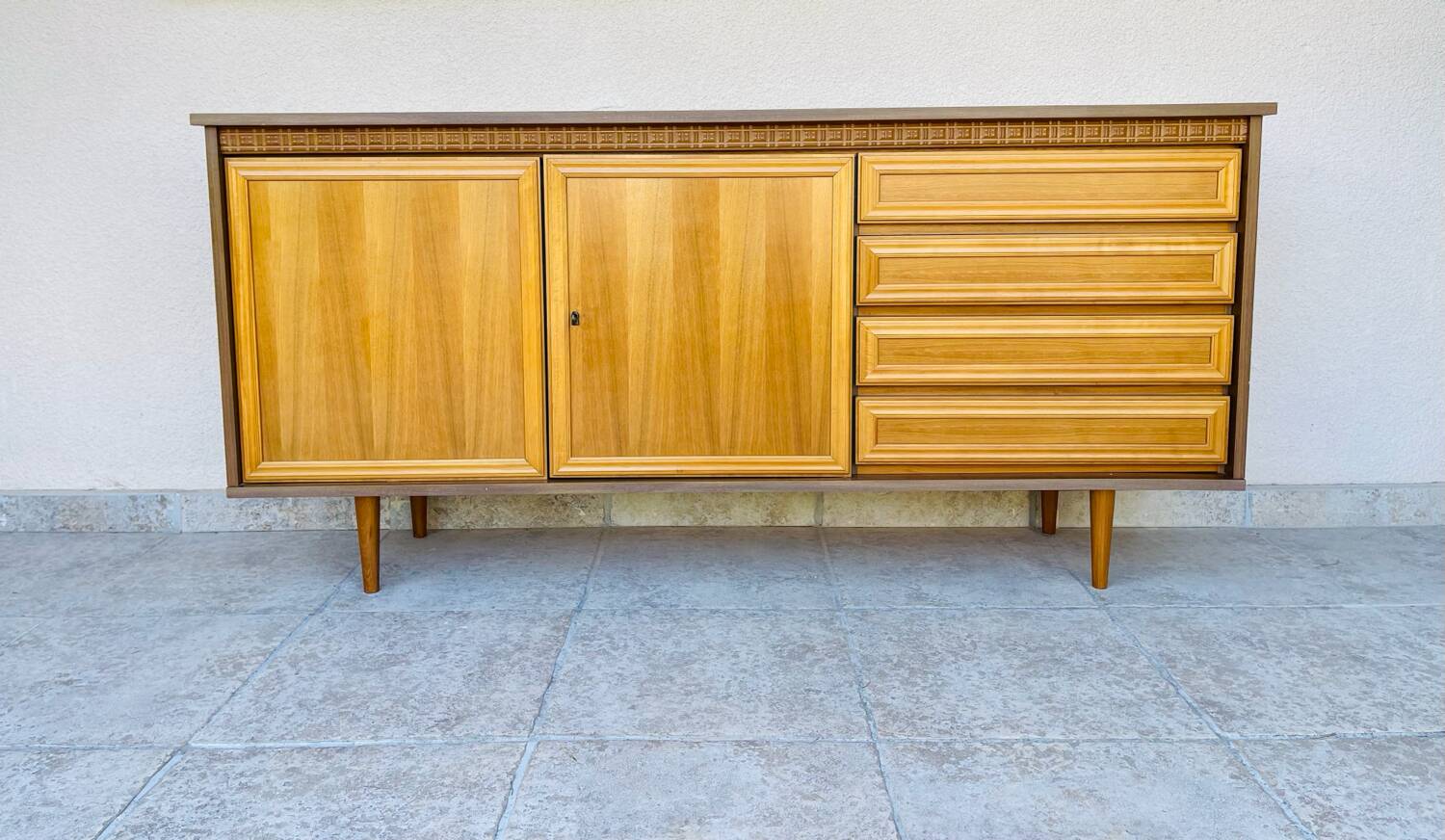 Vintage enfilade in elm from the 1960s.