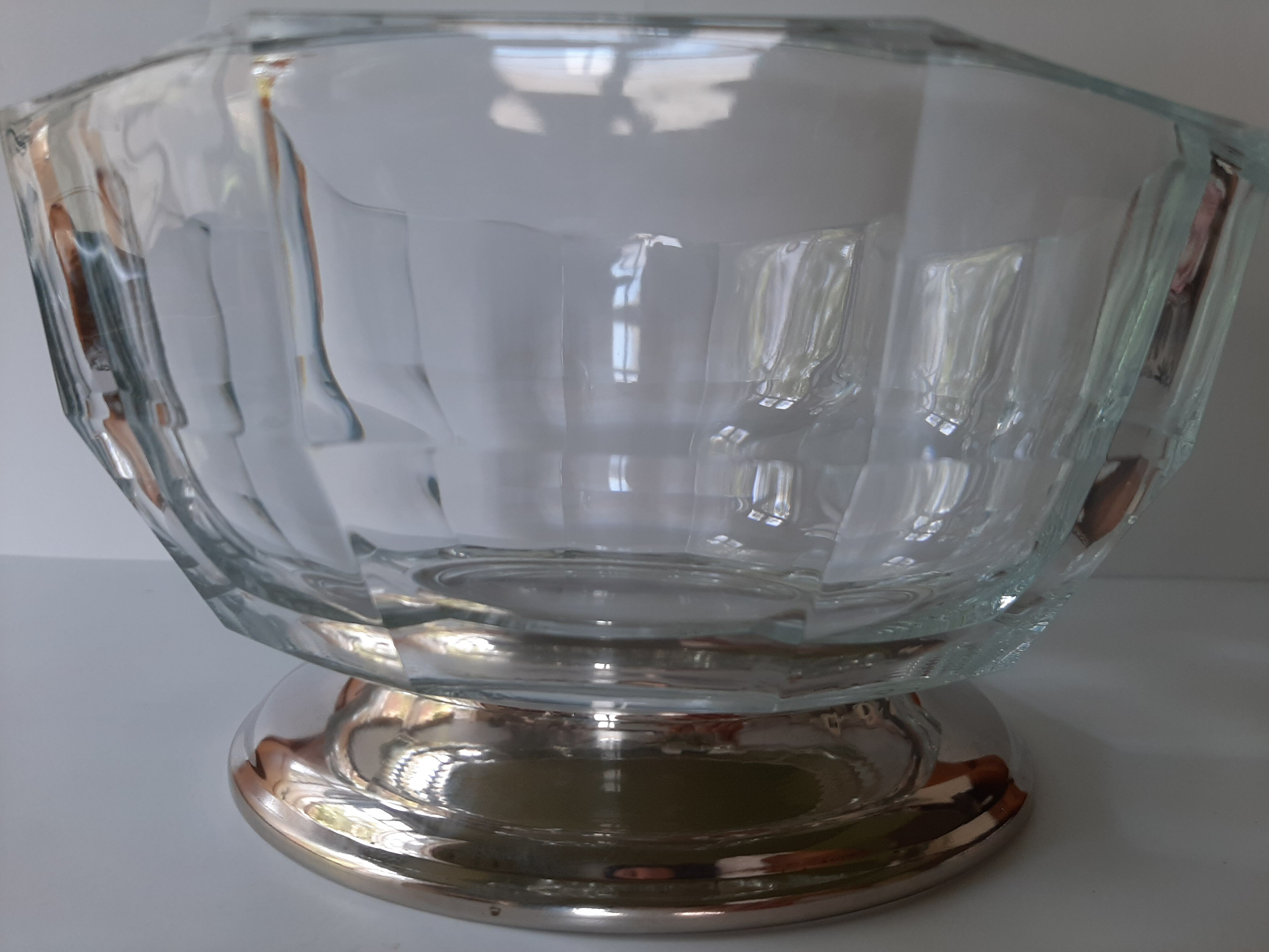 Art deco crystal cut