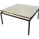 Table basse vintage en marbre blanc avec contour sur 2 côtés en laiton doré.