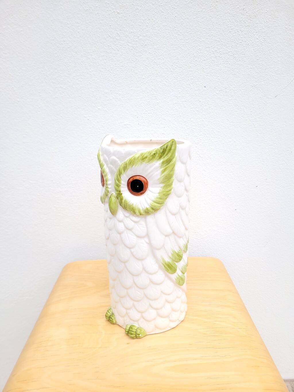 Francesco Guarino owl vase in slip ceramic