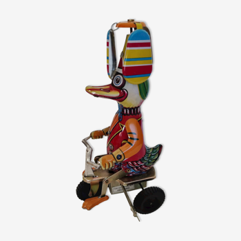 Duck mechanical toy with tinplate metal key