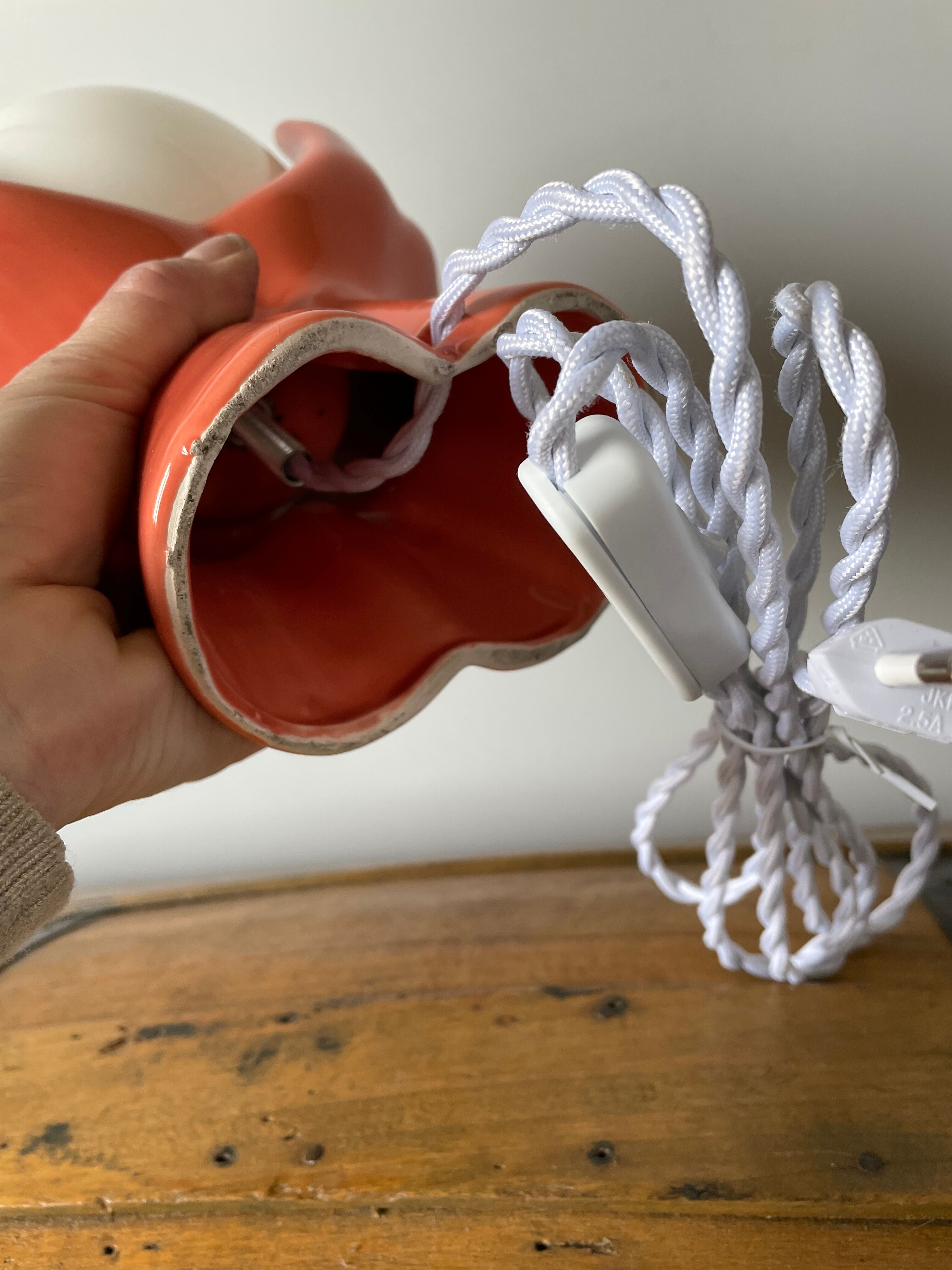 Hand lamp in ceramic color coral electrified to new