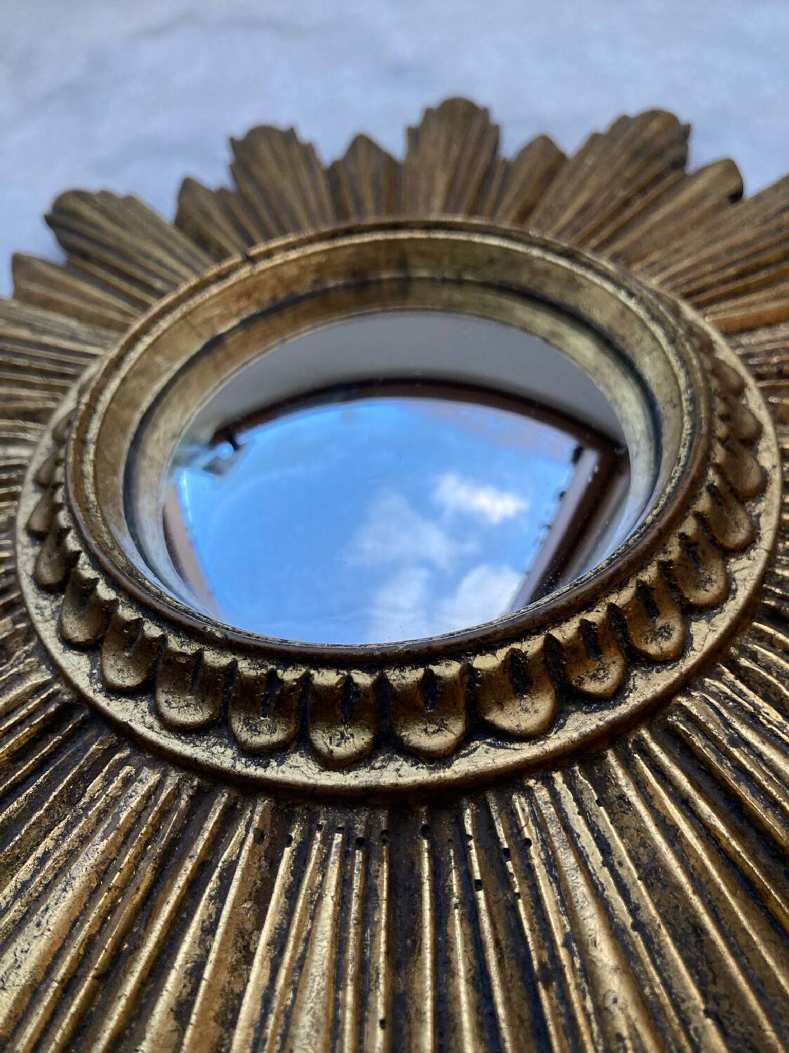 Miroir soleil sorcière convexe vintage doré 60s
