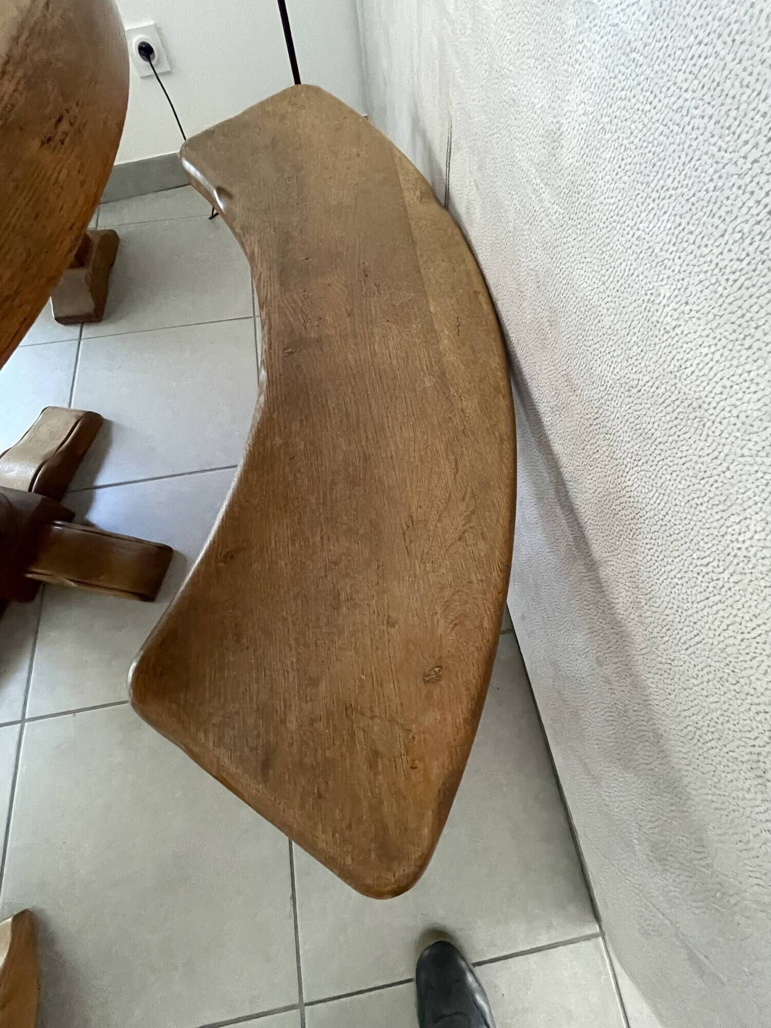 Round Barrois table with benches
