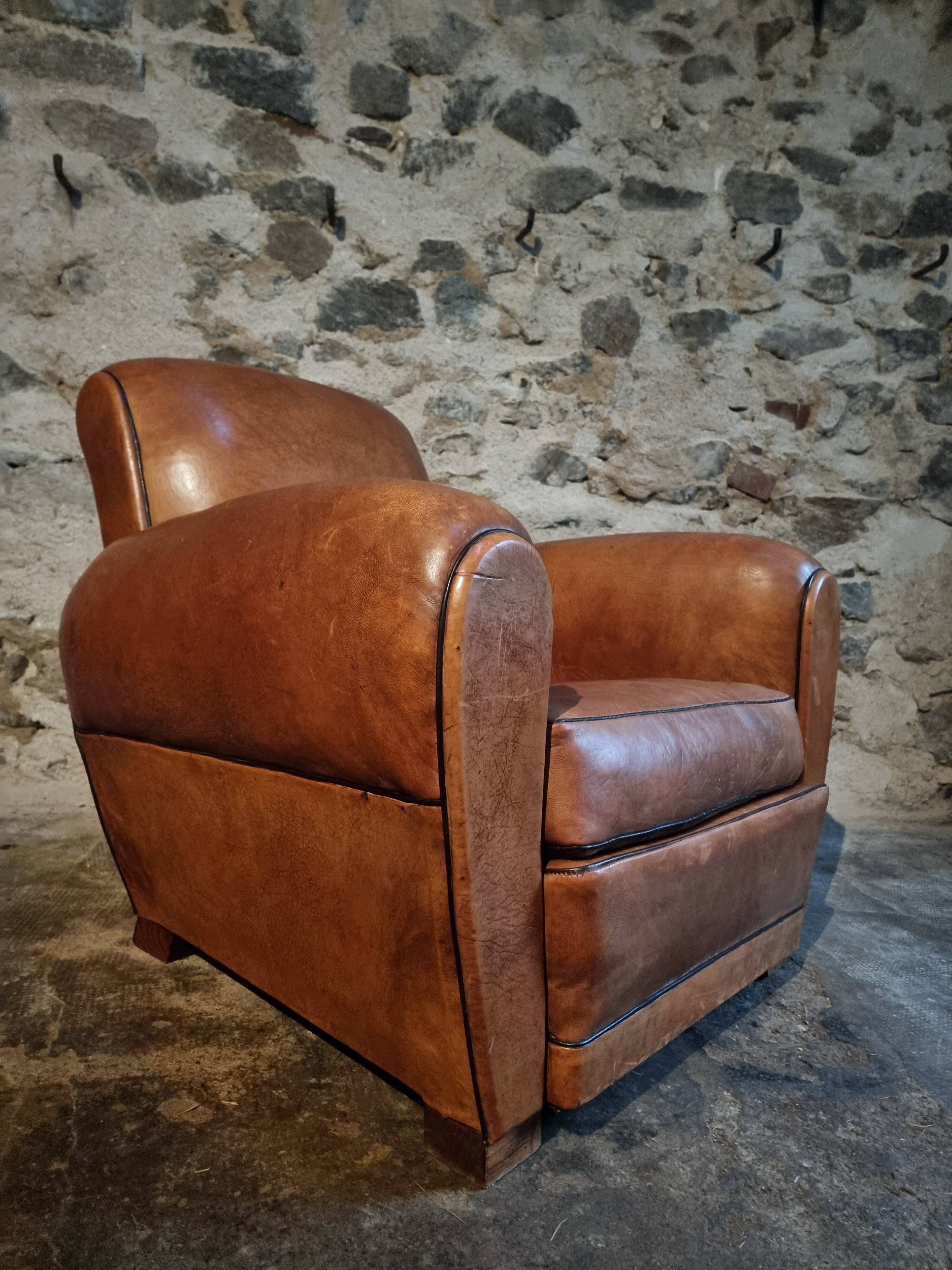 Fauteuil club français vintage en cuir, années 1940–1950 – fauteuil en cuir pleine fleur cognac