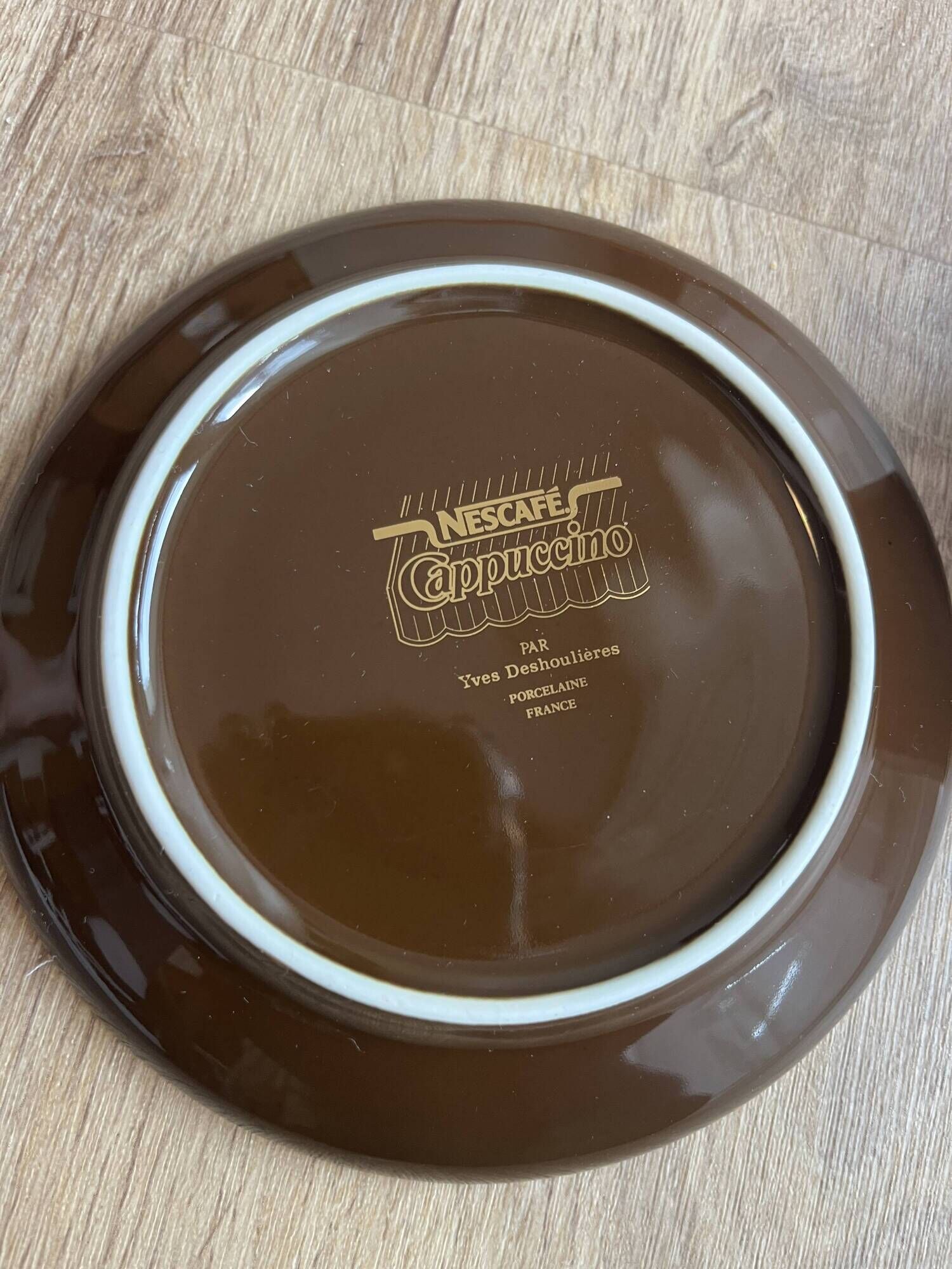 Coffee cups, Cappuccino, Yves Déshoulières, brown and gold, Nescafé