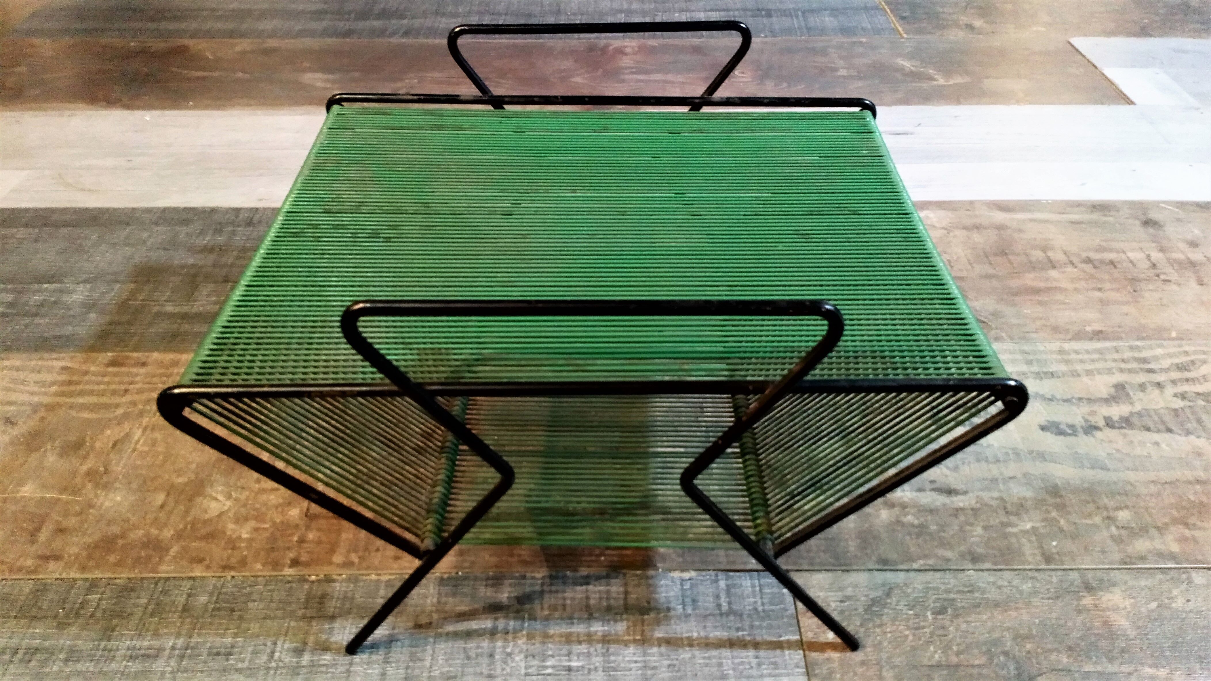 Scoubidou magazine rack 1950