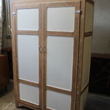 Armoire parisienne blanche