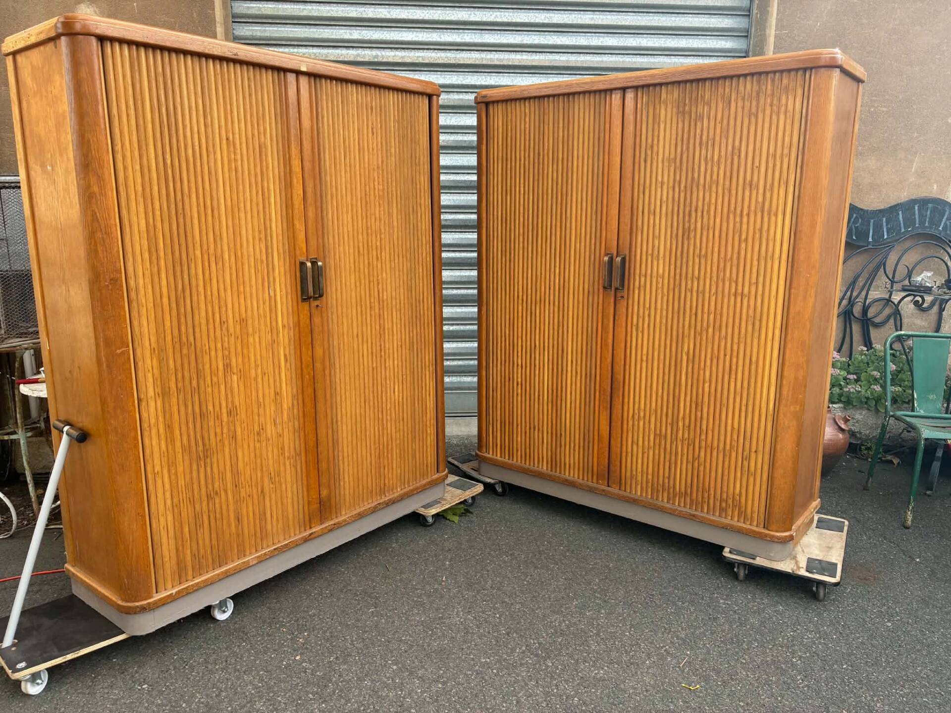 Armoire à étagères
