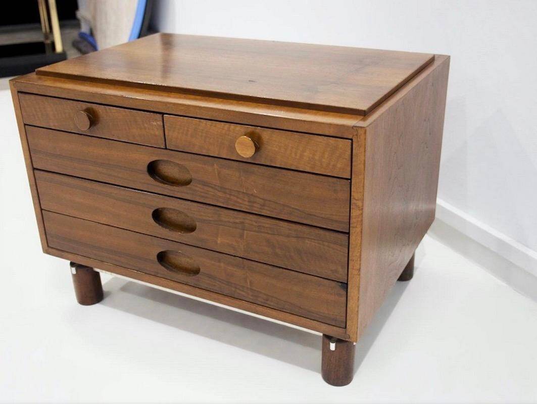 Walnut chest of drawers by Gianfranco Frattini for Bernini.