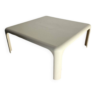 Table basse Vico Magistretti modèle Demetrio 70 pour Artemide